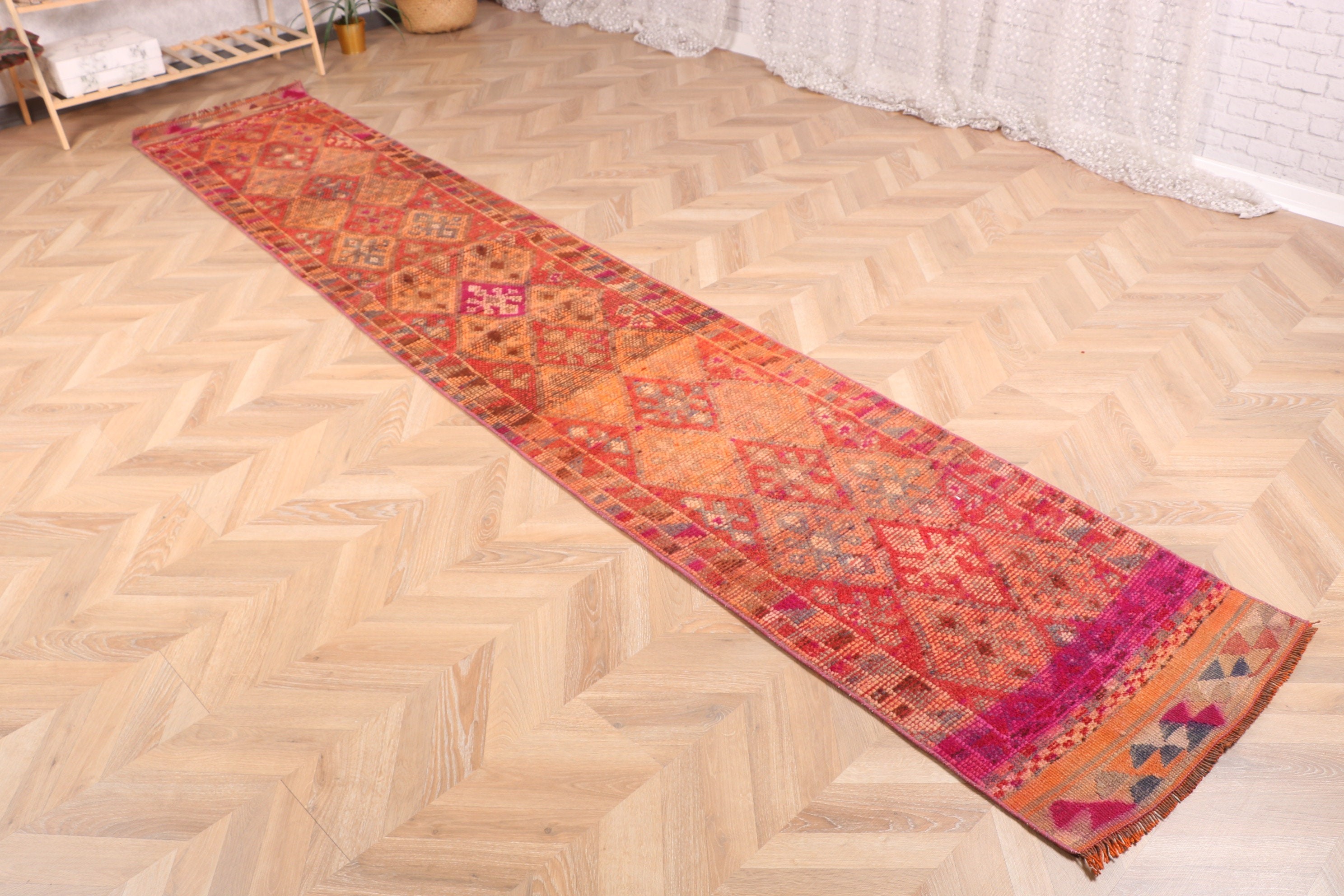 Koridor Halısı, Vintage Halılar, Oryantal Halı, Uzun Yolluk Halıları, 2.2x12.4 ft Yolluk Halısı, Türk Halıları, Pembe El Dokuma Halılar, Yatak Odası Halıları