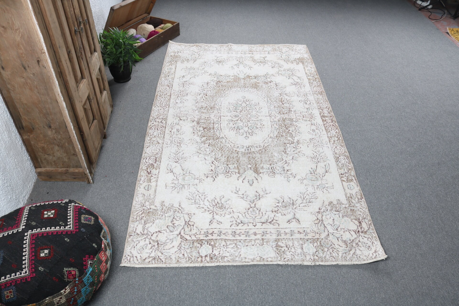 Açıklama Halıları, Vintage Halılar, Çocuk Odası Halıları, Türk Halısı, 4,7x8,5 ft Alan Halıları, Boho Alan Halıları, Bej Yatak Odası Halıları, Düz Dokuma Halılar