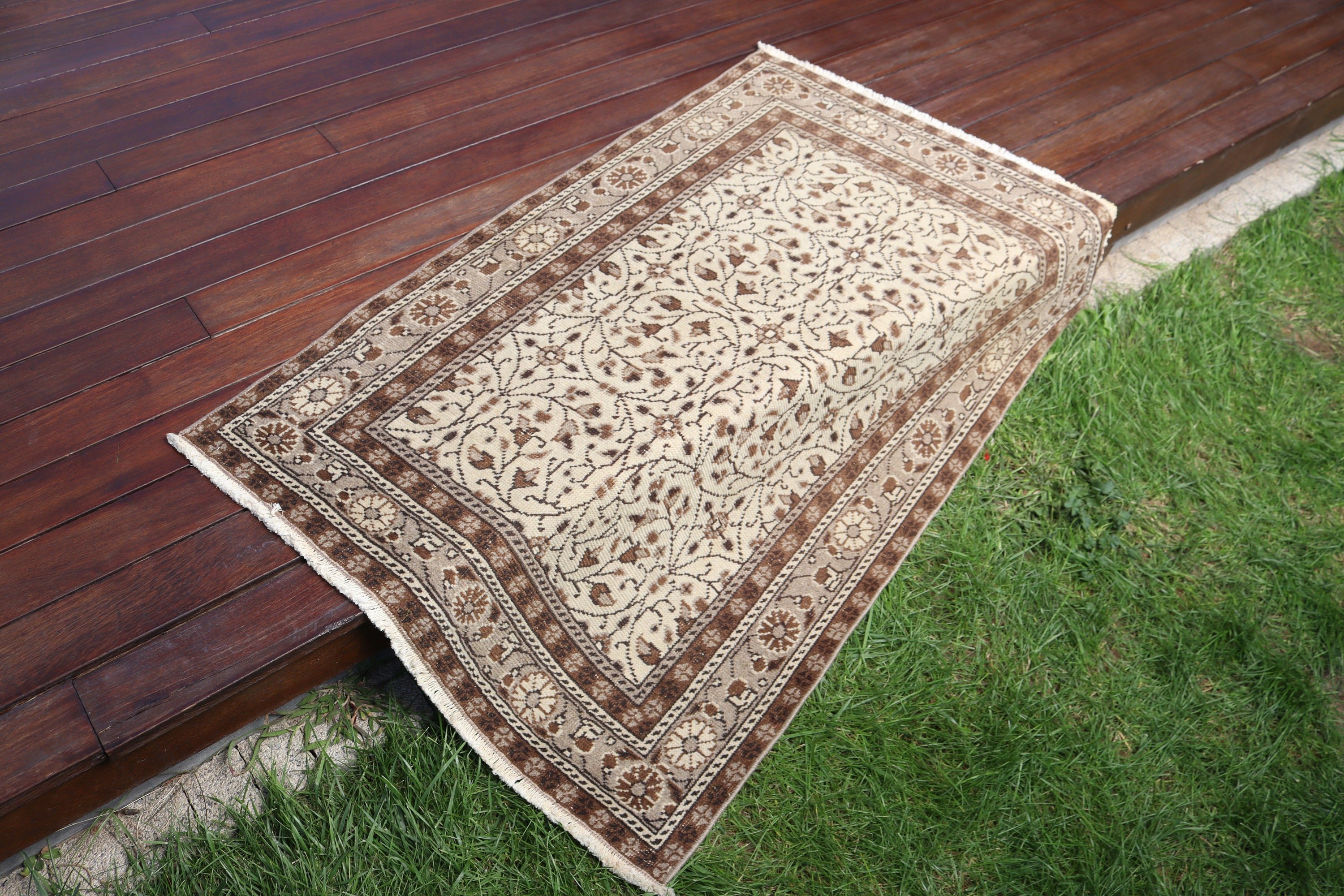 Statement Rugs, Rugs for Nursery, Vintage Rug, Car Mat Rugs, 2.8x4 ft Small Rugs, Turkish Rug, Nursery Rug, Modern Rugs, Beige Cool Rugs