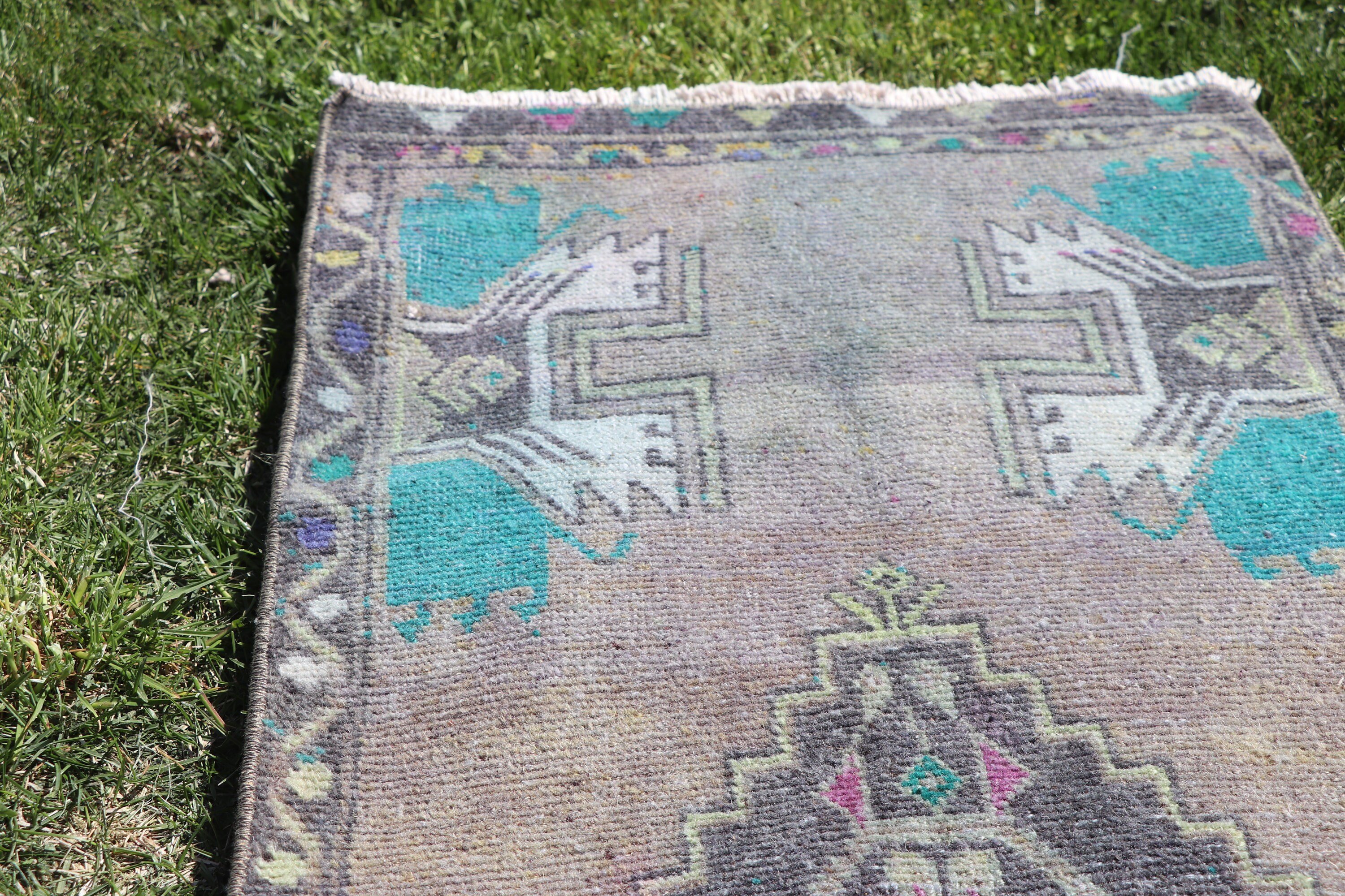 Vintage Halılar, Küçük Boho Halılar, Boho Halı, Sanatsal Halı, Yatak Odası Halıları, Türk Halısı, 1.5x3.7 ft Küçük Halı, Gri Geometrik Halı, Lüks Halılar