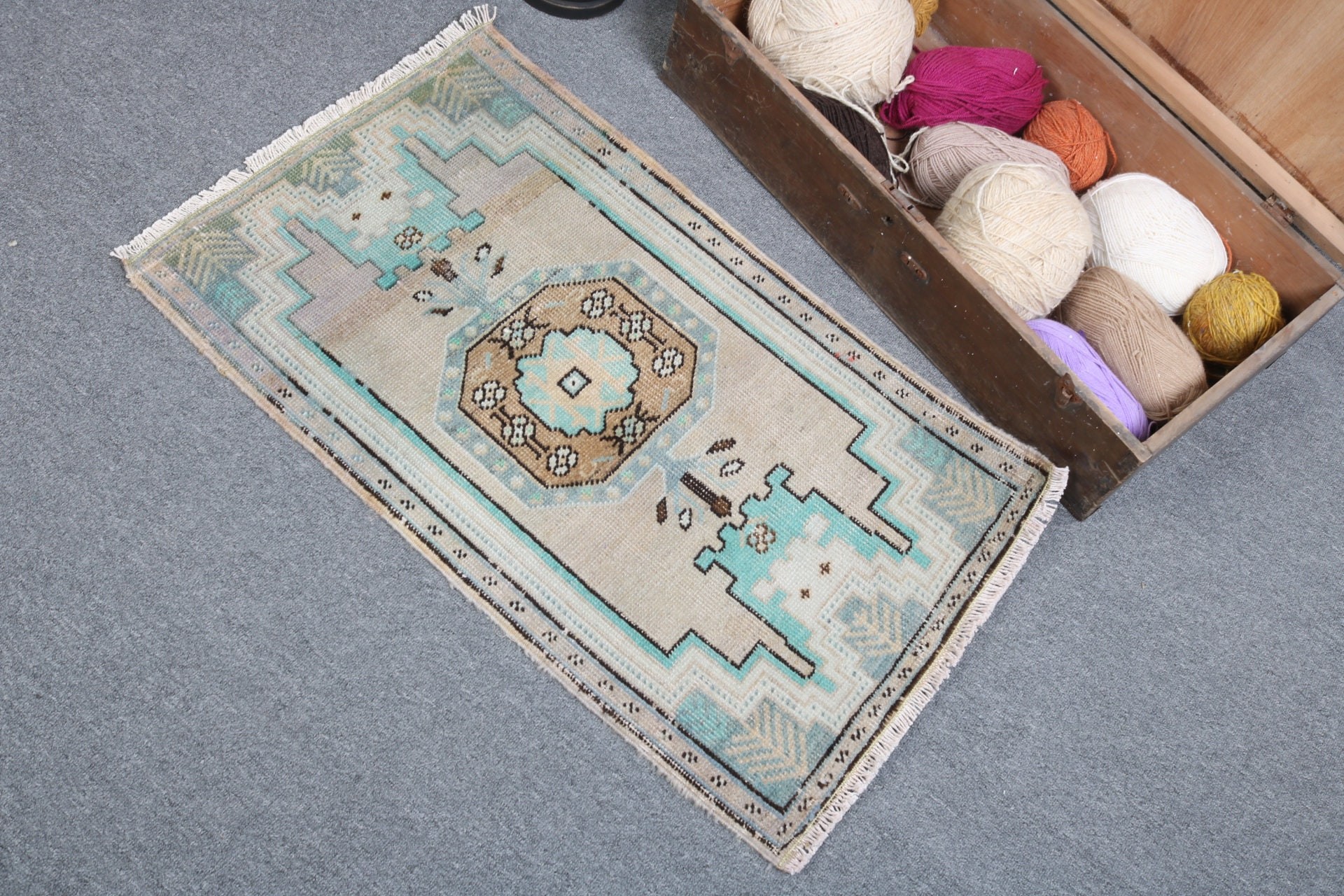 Havalı Halı, Yatak Odası Halıları, 1,8x3 ft Küçük Halılar, Vintage Halılar, Türk Halısı, Çocuk Odası Halıları, Anadolu Halısı, Bej Boho Halıları, Banyo Halısı