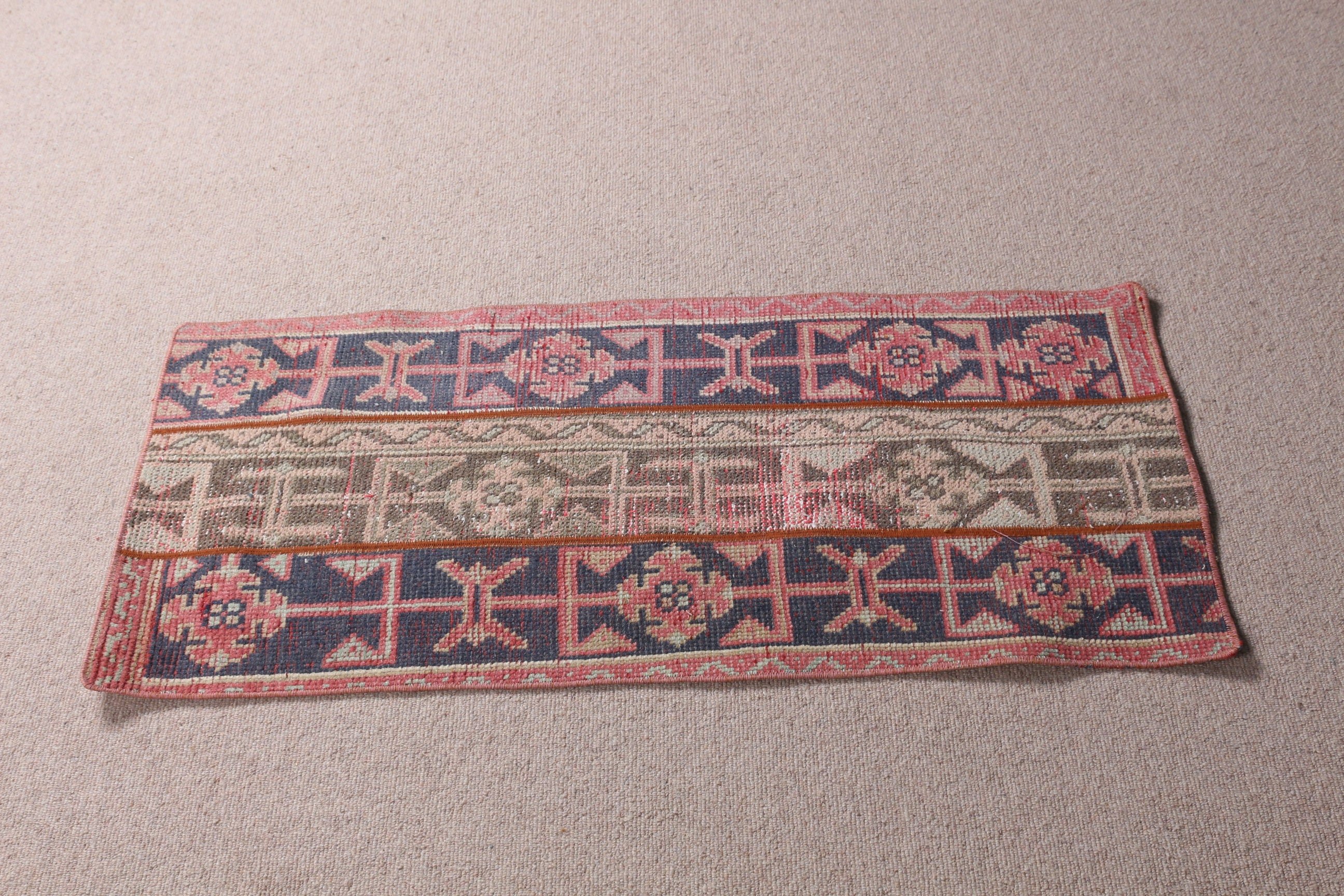 Vintage Halı, Türk Halısı, Banyo Halısı, Kırmızı 1.7x3.7 ft Küçük Halı, Harika Halılar, Mutfak Halıları, Antika Halı, Giriş Halıları