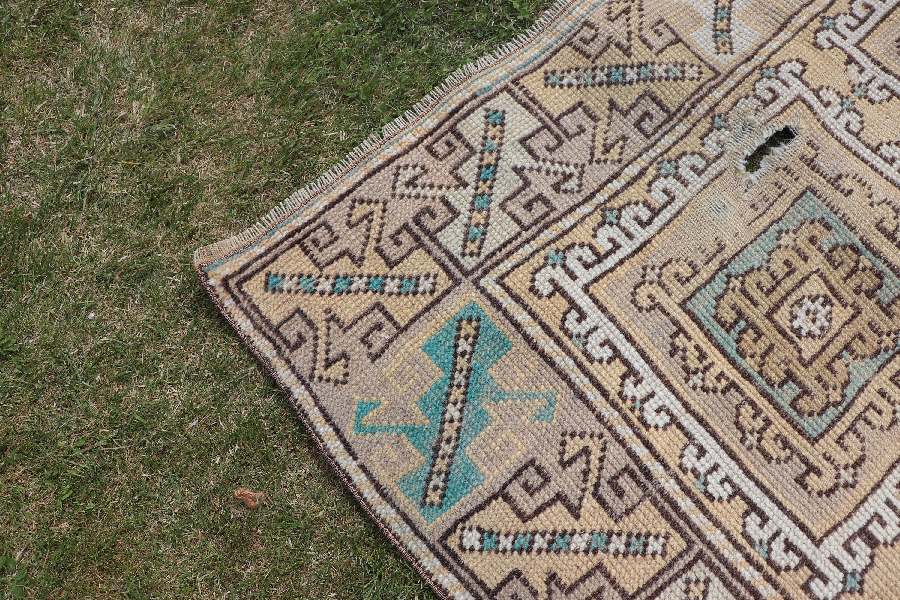 Kitchen Rug, Moroccan Rug, Turkish Rug, Vintage Rugs, Vintage Accent Rugs, 4x5.6 ft Accent Rugs, Beige Neutral Rugs, Statement Rugs