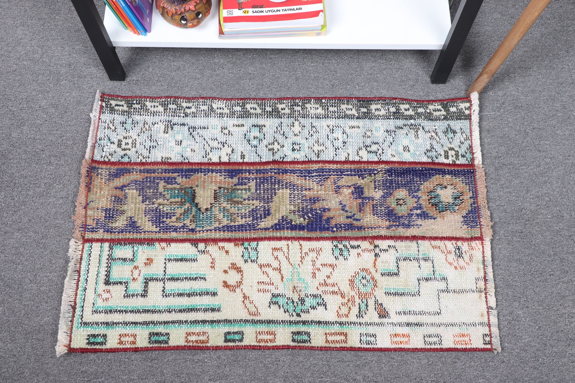 Yer Halıları, Çocuk Halıları, Giriş Halısı, Oushak Halısı, Sanat Halısı, Vintage Halılar, Mutfak Halıları, 1,7x2,5 ft Küçük Halı, Mavi Soğuk Halılar, Türk Halısı