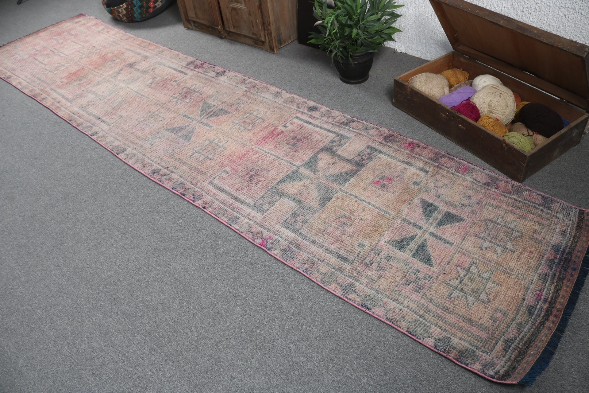 Pembe Bildirim Halısı, Vintage Halılar, Anadolu Halısı, 2,9x12,7 ft Yolluk Halıları, Türk Halısı, Oushak Halısı, Koridor Halıları, Uzun Yolluk Halıları