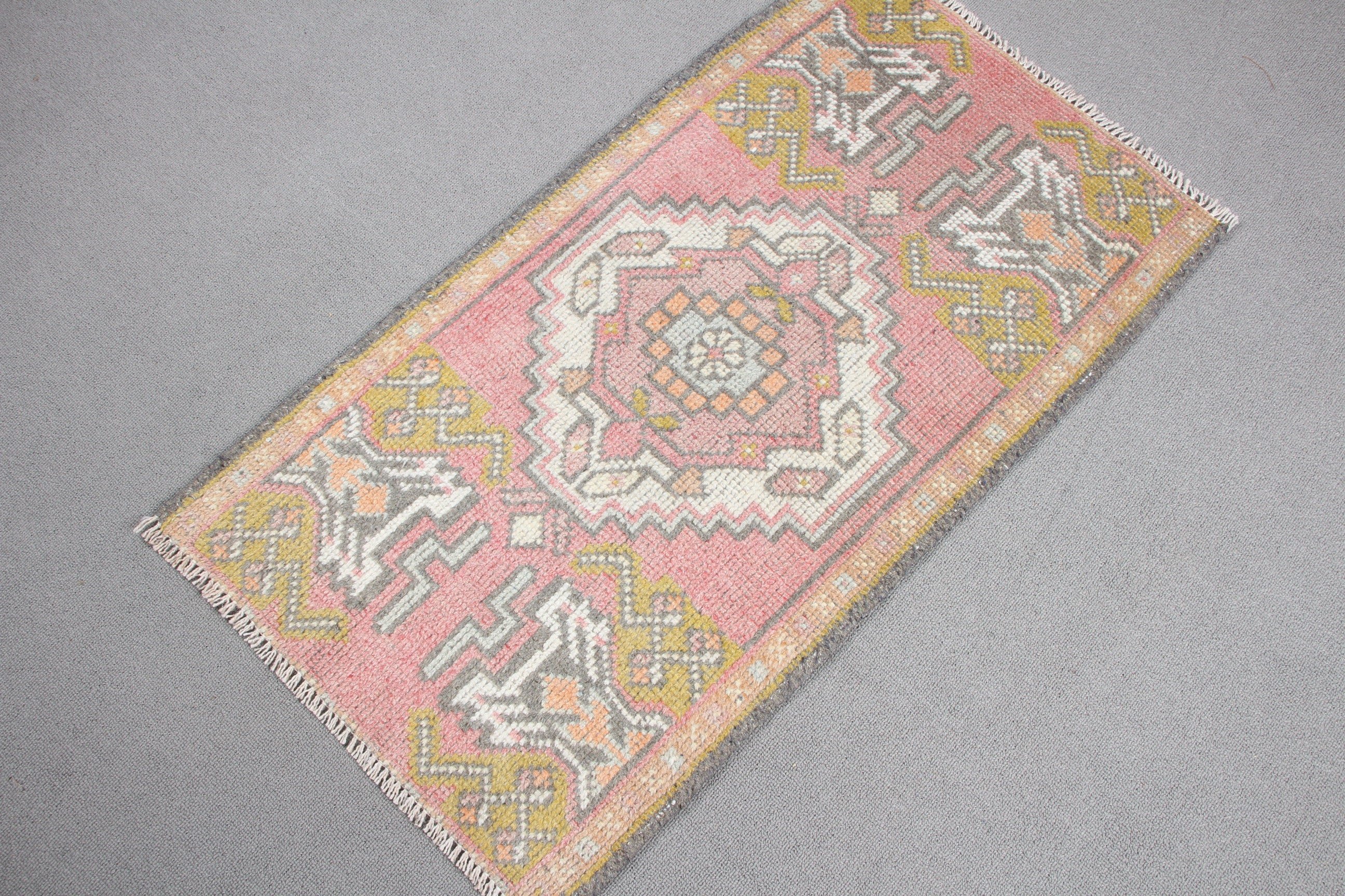 Çocuk Halıları, Vintage Halı, Pembe Antika Halı, 1.6x3 ft Küçük Halılar, Kapı Paspası Halıları, Türk Halısı, Ev Dekor Halısı, Mutfak Halısı, Yün Halı