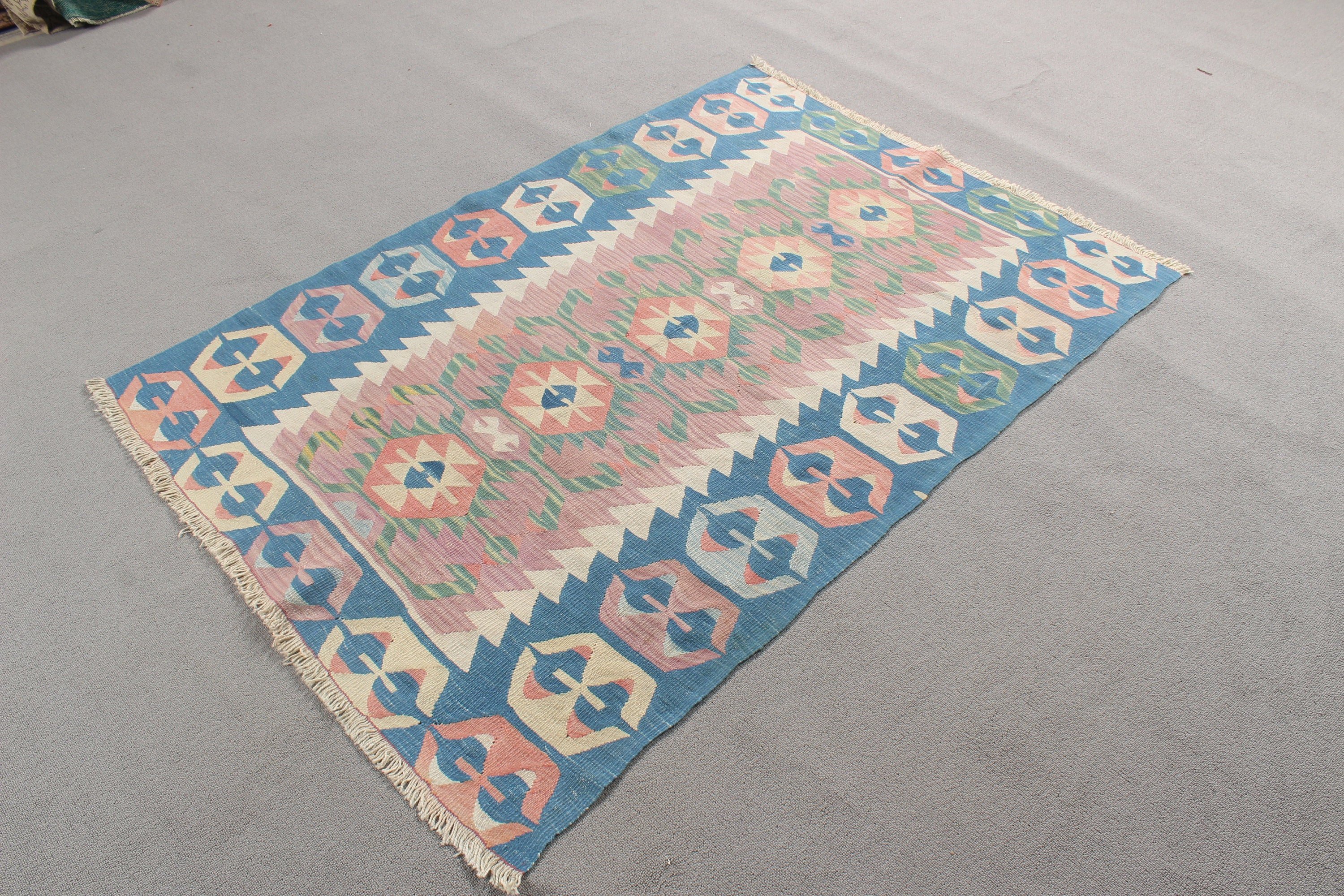 Mavi Oryantal Halı, Vintage Halılar, 3.6x5.2 ft Vurgulu Halılar, Kilim, Vintage Vurgulu Halı, Anadolu Halıları, Yatak Odası Halısı, Türk Halıları, Lüks Halı