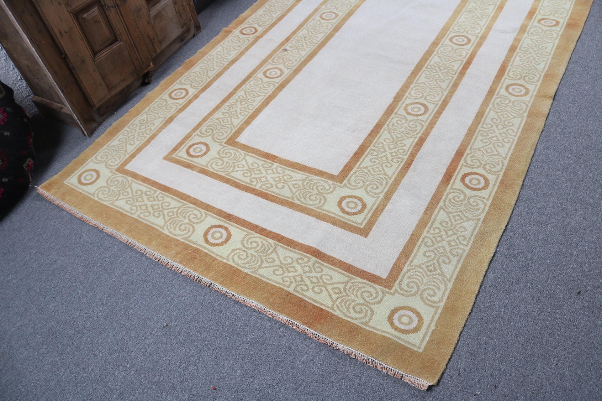 Sarı Antika Halı, Mutfak Halıları, Açıklama Halıları, Salon Halısı, Türk Halıları, 5.3x8 ft Büyük Halılar, Vintage Halı, Büyük Oushak Halıları, Etnik Halılar