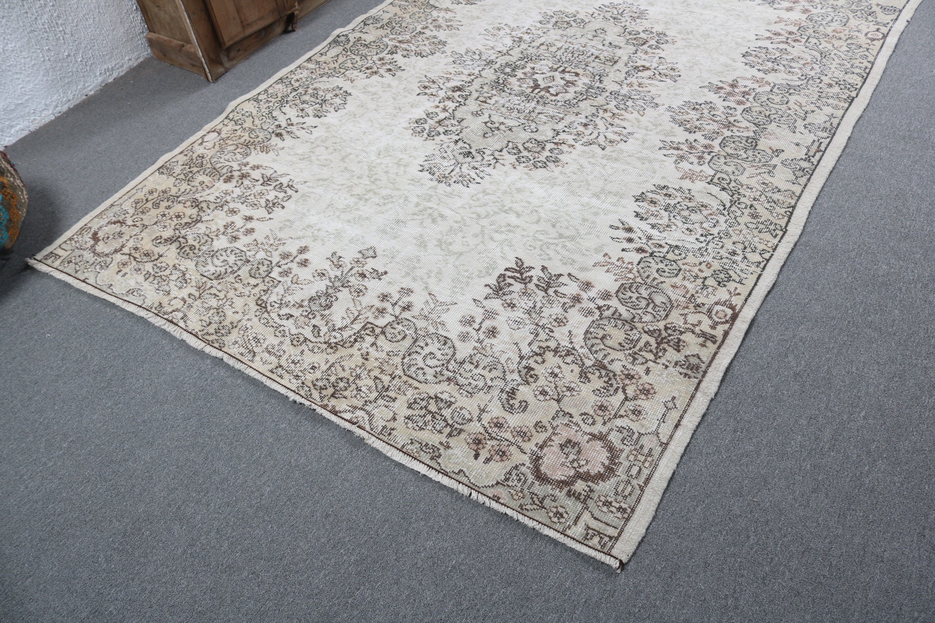 Large Vintage Rug, Turkish Rugs, Beige Flatweave Rug, 5.7x8.8 ft Large Rugs, Bedroom Rugs, Antique Rug, Large Oushak Rug, Vintage Rugs