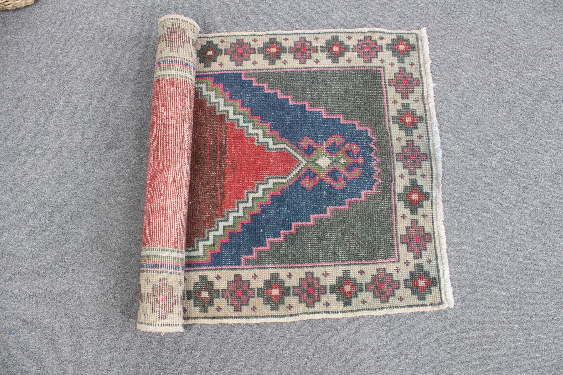 Oryantal Halılar, Türk Halısı, 2.3x3.4 ft Küçük Halı, Giriş Halısı, Yatak Odası Halıları, Yün Halı, Kırmızı Yatak Odası Halısı, Vintage Halı, Mutfak Halıları