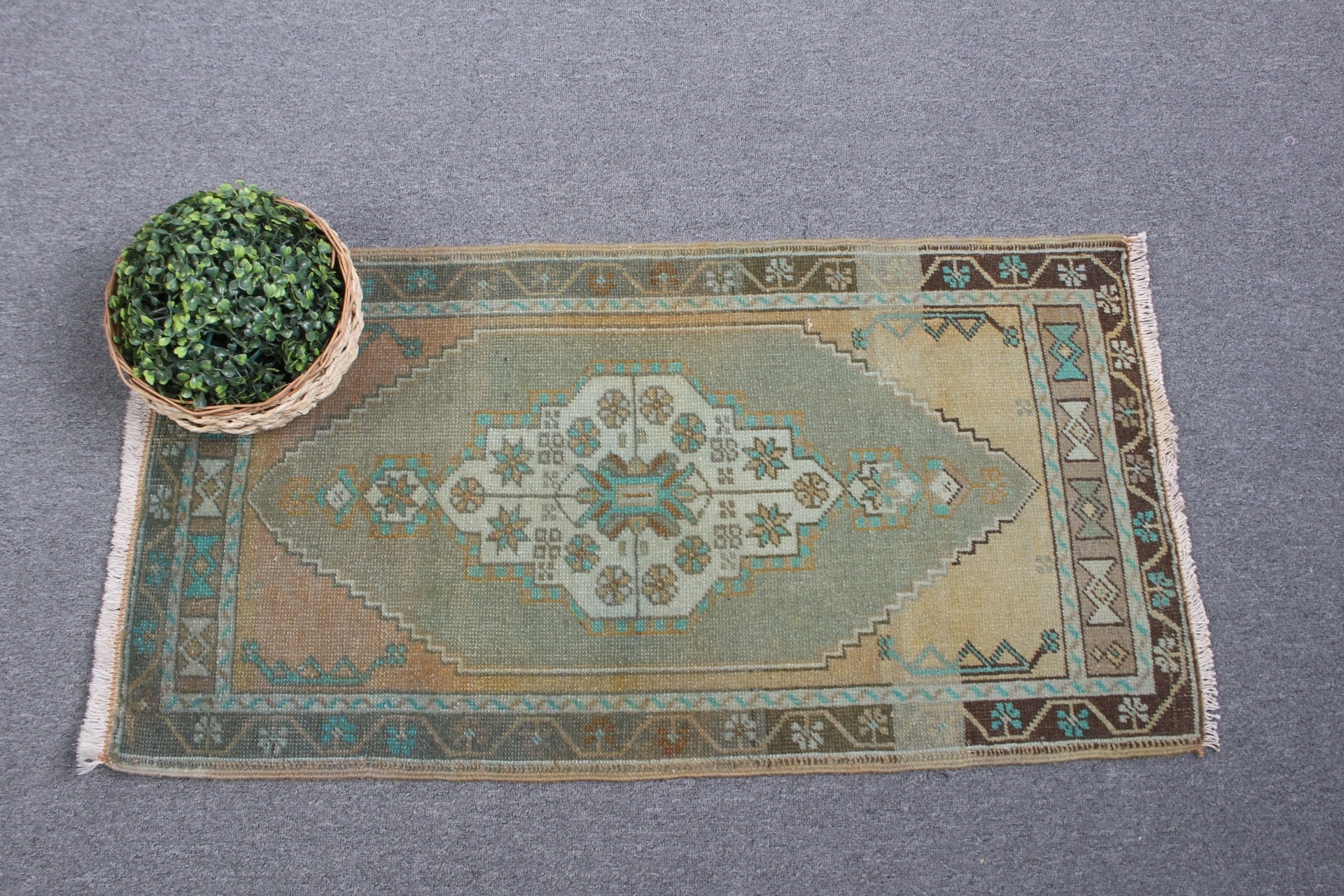 Green Oriental Rug, 1.7x3.2 ft Small Rugs, Vintage Rug, Bedroom Rug, Old Rugs, Turkish Rugs, Moroccan Rugs, Nursery Rugs, Home Decor Rug