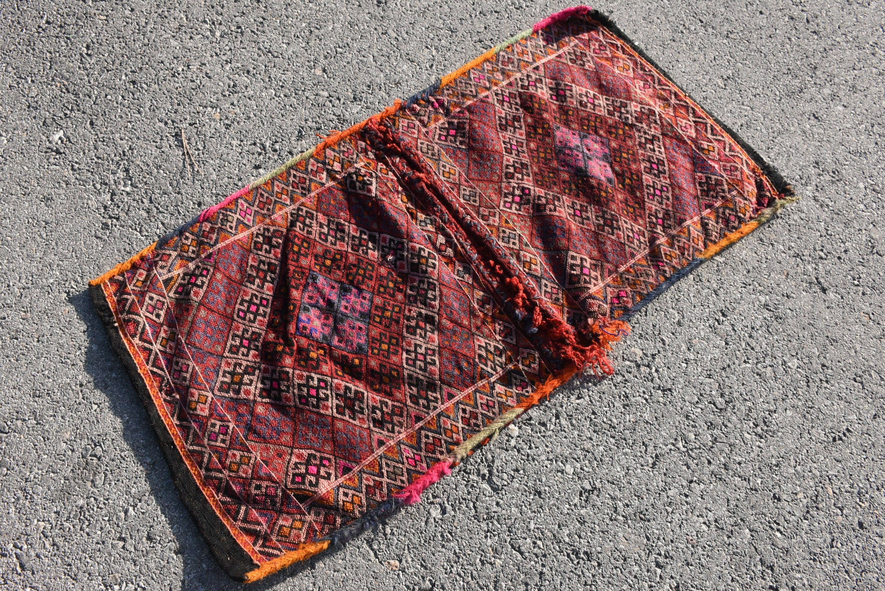 1.9x3.7 ft Küçük Halı, Türk Halıları, Kilim, Kırmızı Antika Halılar, Çocuk Halısı, Yatak Odası Halısı, Özel Halılar, Vintage Halı, Ev Dekorasyonu Halısı, Yün Halılar