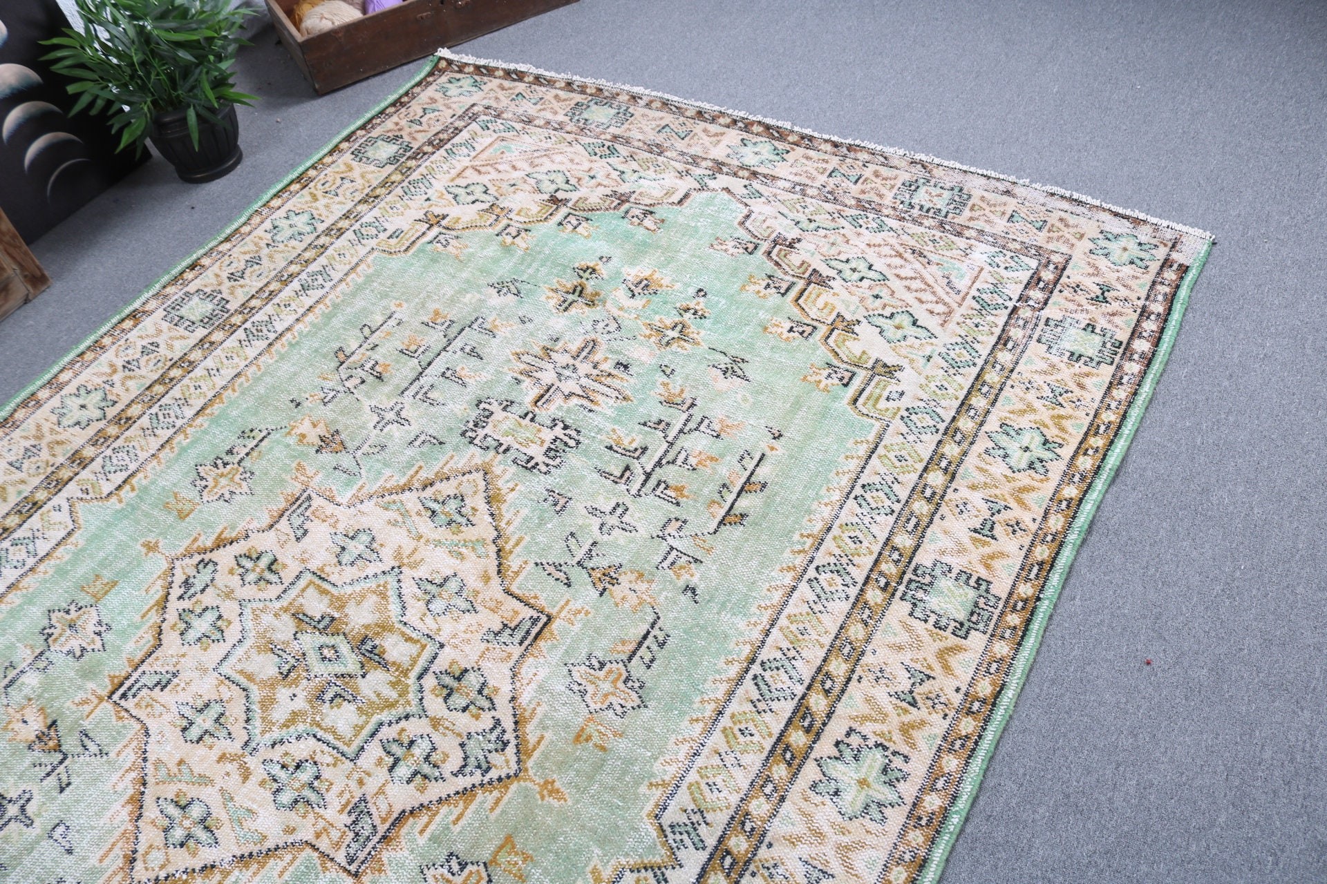 Boho Rug, Green Bedroom Rug, Rugs for Salon, Oushak Rug, Turkish Rug, Vintage Rug, Large Vintage Rugs, 6x9.2 ft Large Rugs, Luxury Rugs