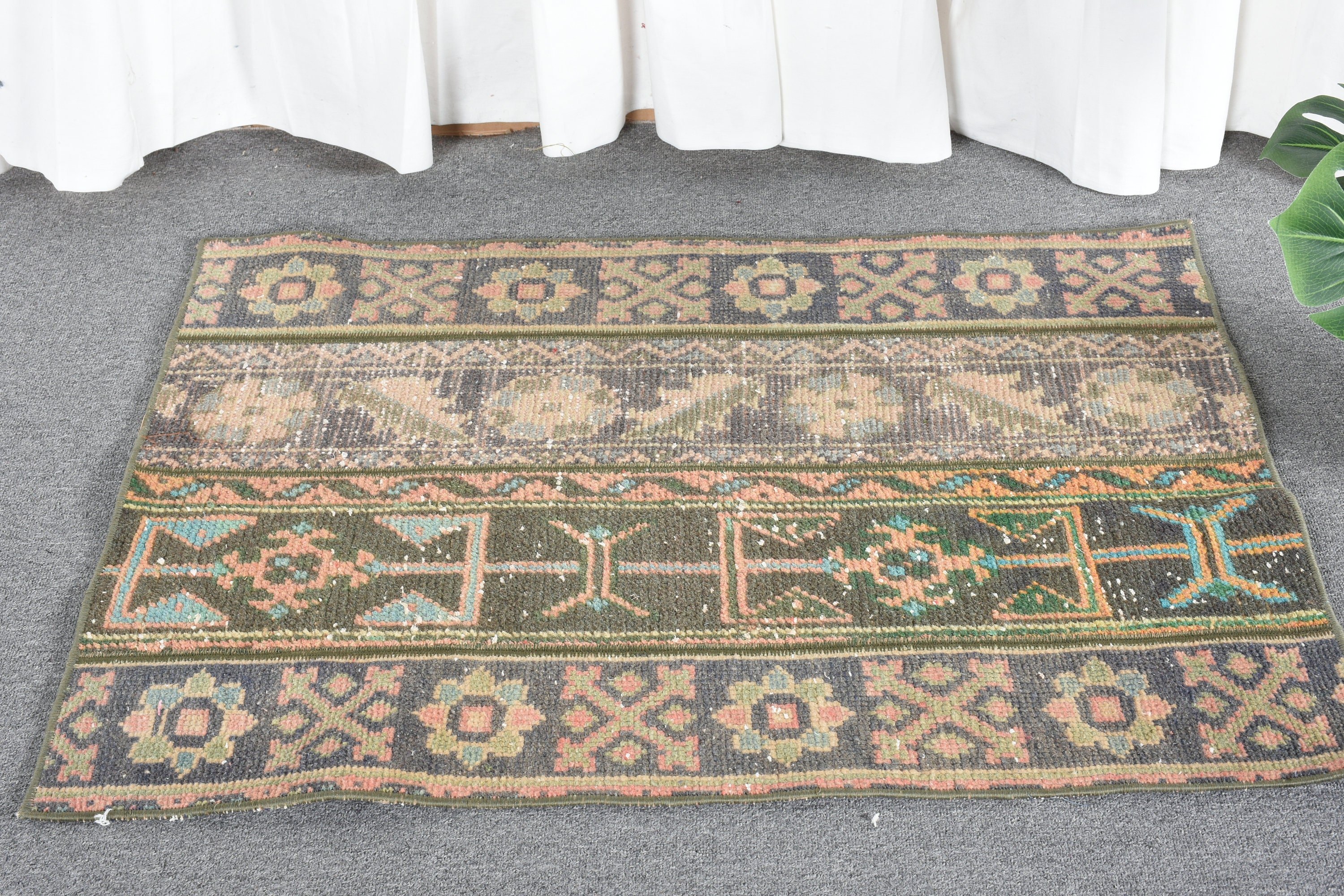 Old Rugs, 2.3x3.1 ft Small Rugs, Oushak Rug, Vintage Rugs, Bath Rug, Car Mat Rug, Oriental Rugs, Turkish Rugs, Green Anatolian Rug