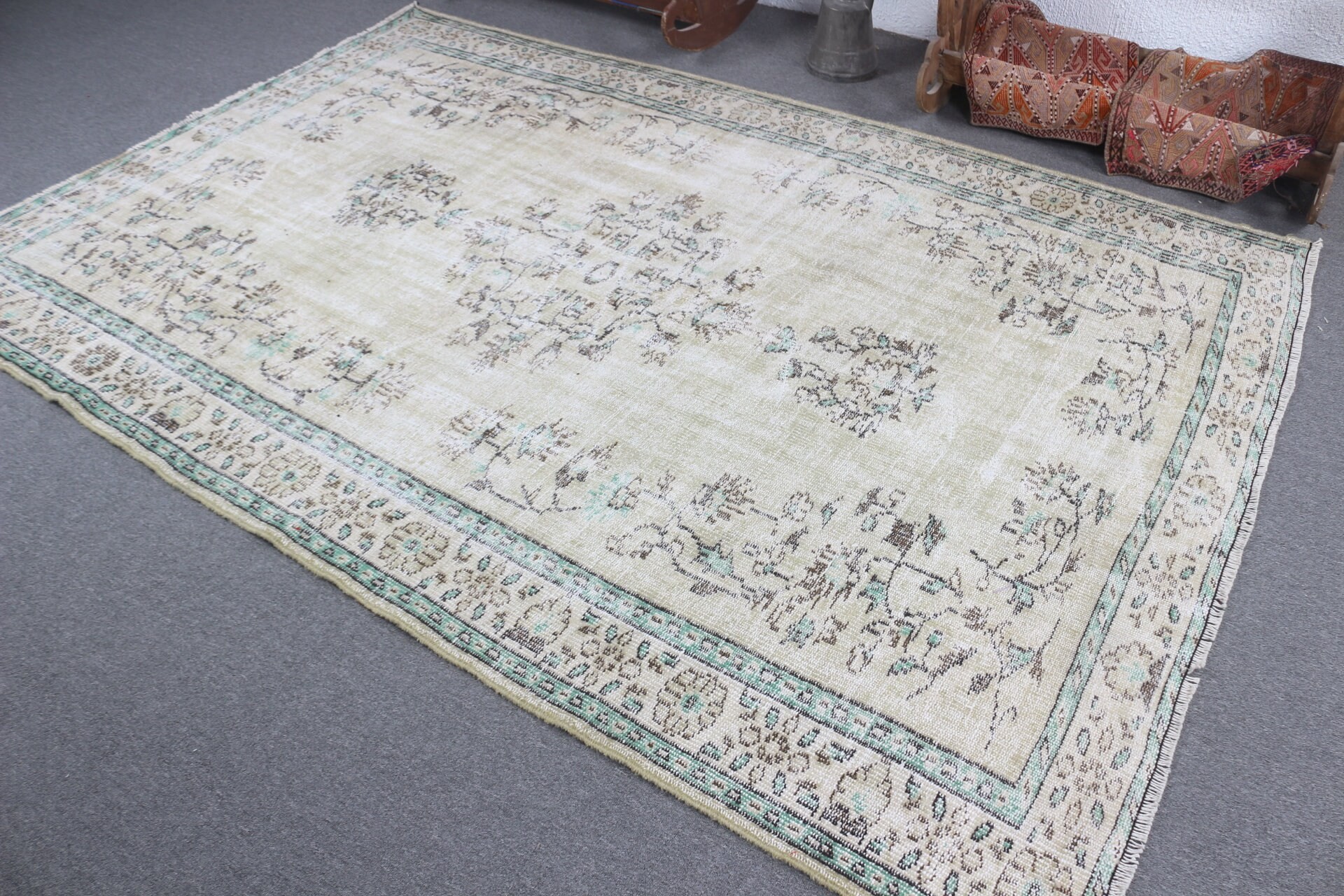 Yeşil Soğuk Halı, Yemek Odası Halıları, 5.9x8.9 ft Büyük Halılar, Salon Halıları, Mutfak Halısı, Eskitilmiş Halılar, Yatak Odası Halıları, Türk Halıları, Vintage Halı