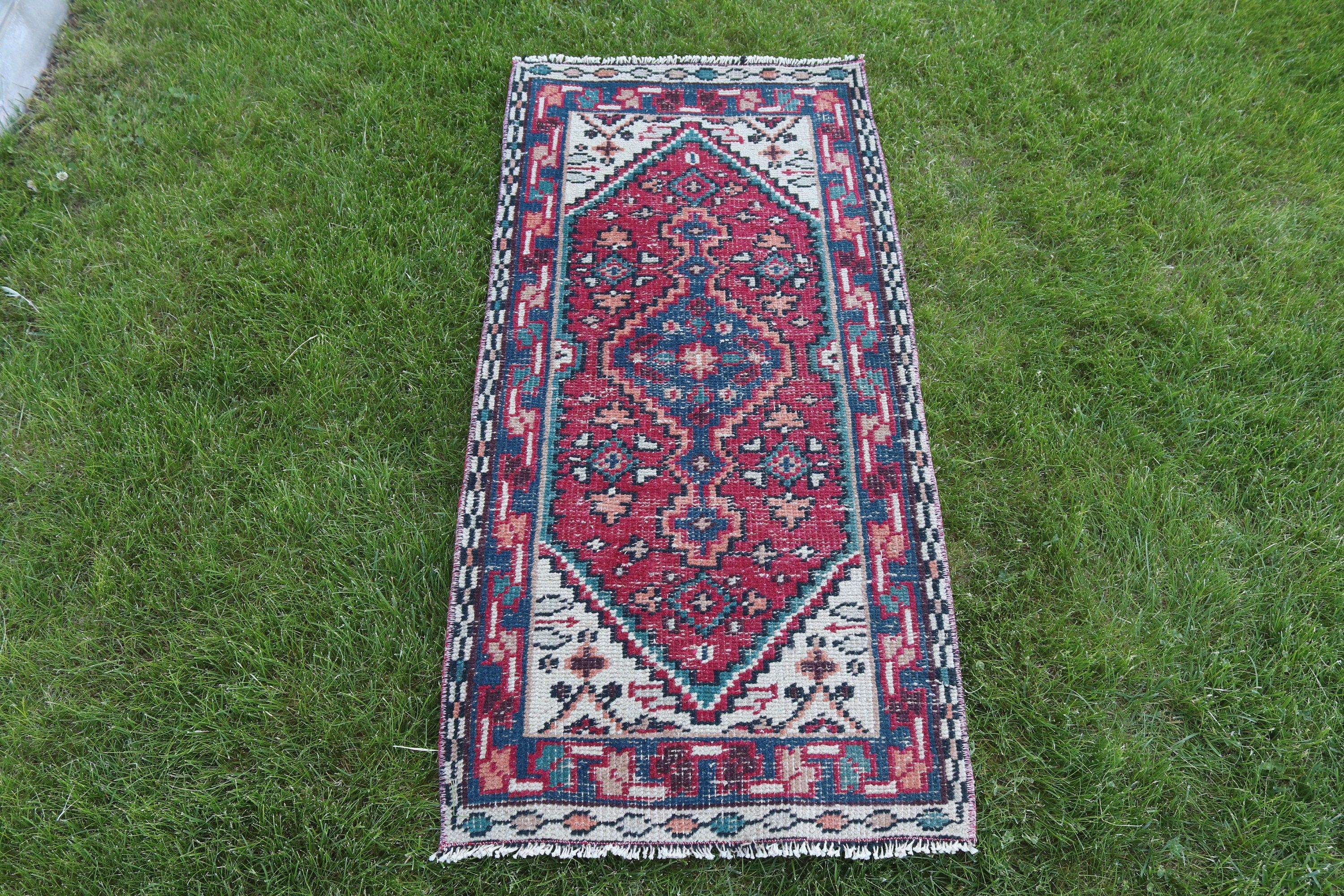 Lüks halı, kırmızı zemin halıları, küçük alan halısı, kabile halıları, vintage halılar, duvar asma halı, nötr halı, Türk halısı, 1.8x3.9 ft küçük halı