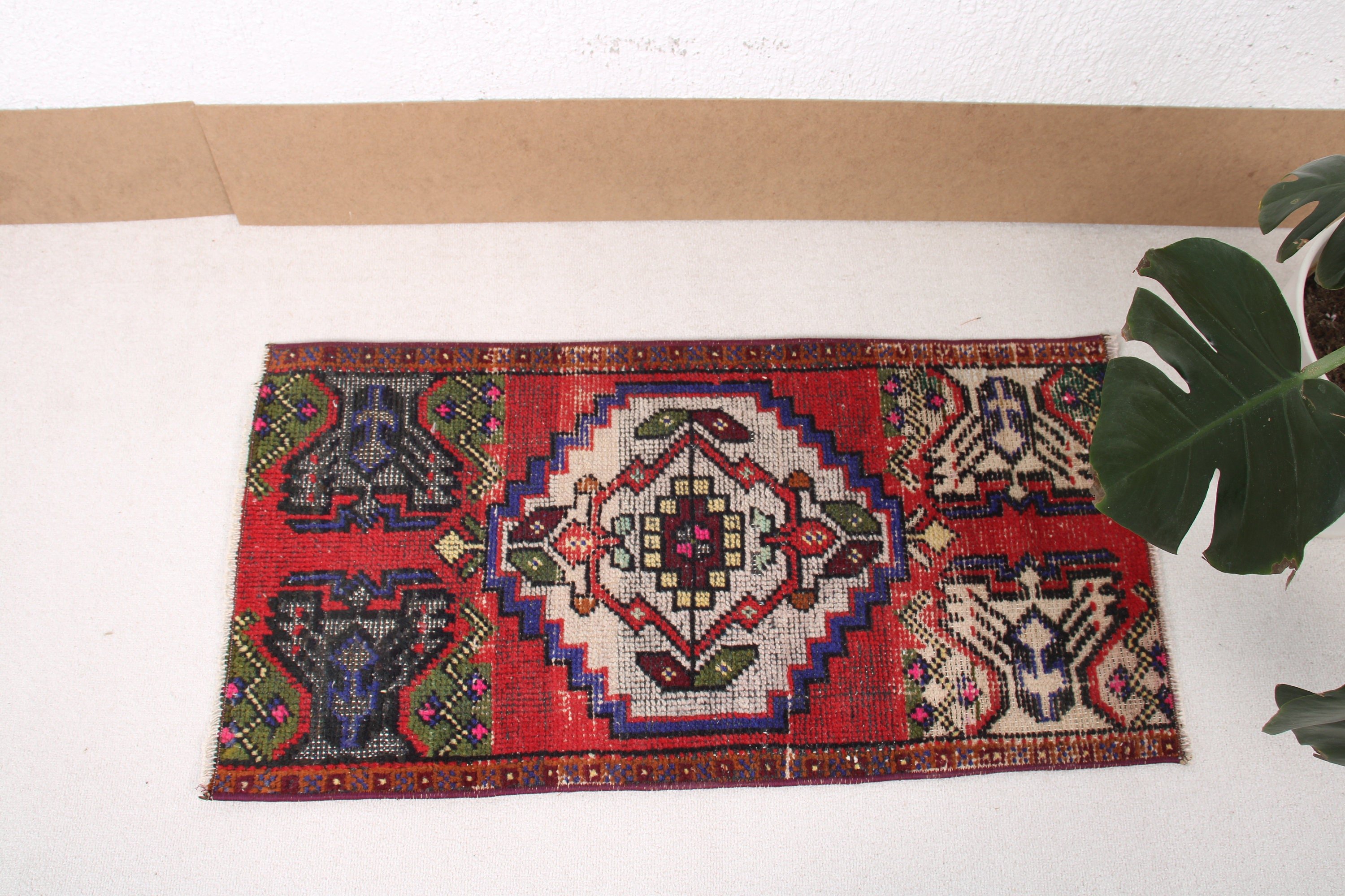 Vintage Halı, Kırmızı Yün Halı, Lüks Halı, Fas Halıları, 1.6x3.2 ft Küçük Halılar, Anadolu Halıları, Türk Halıları, Paspas Halısı, Banyo Halısı