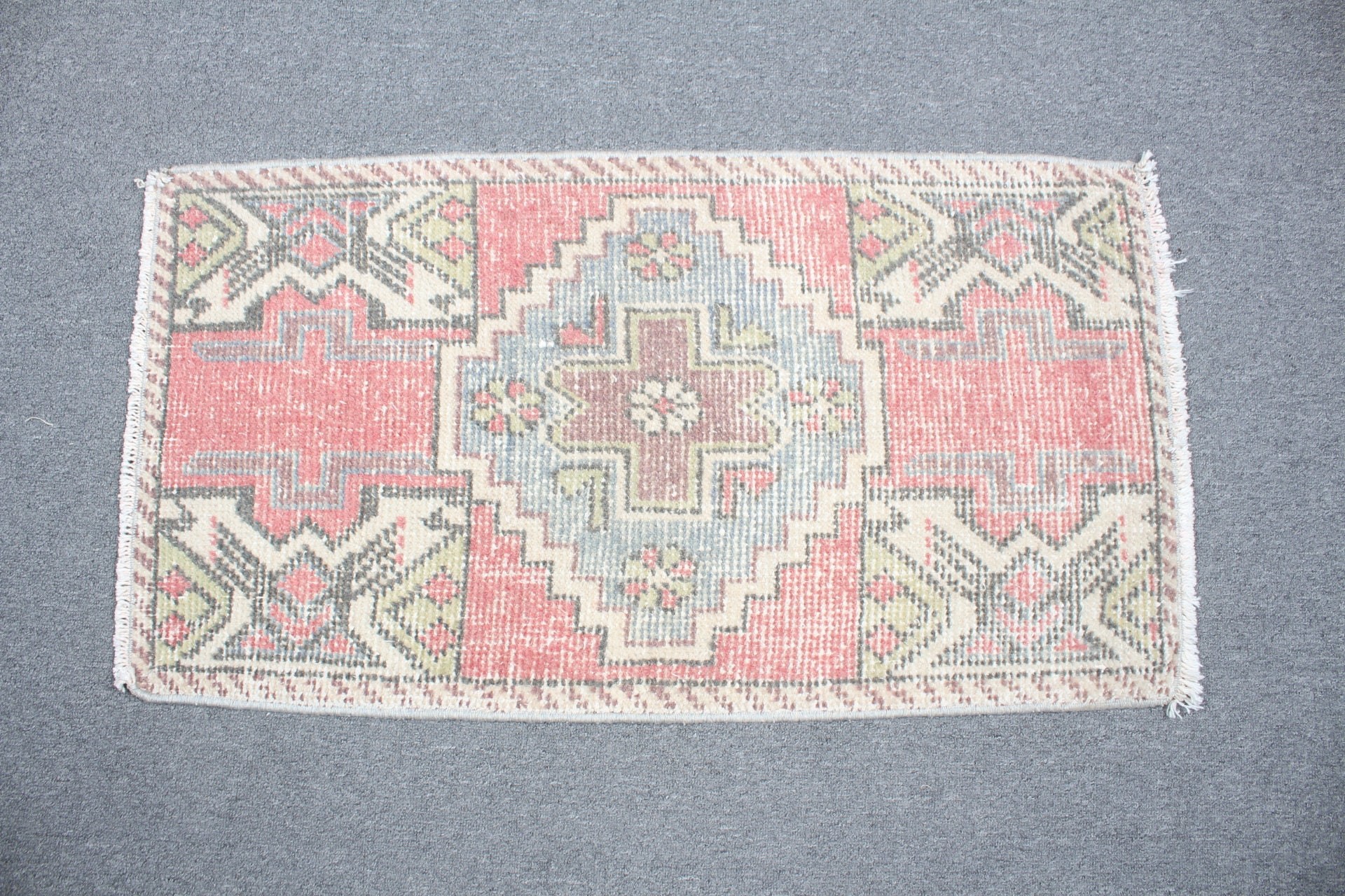 Kırmızı Yer Halıları, Paspas Halıları, Türk Halıları, 1.7x3 ft Küçük Halı, Oushak Halısı, Kapı Paspas Halısı, Araba Paspas Halısı, Fas Halısı, Vintage Halı