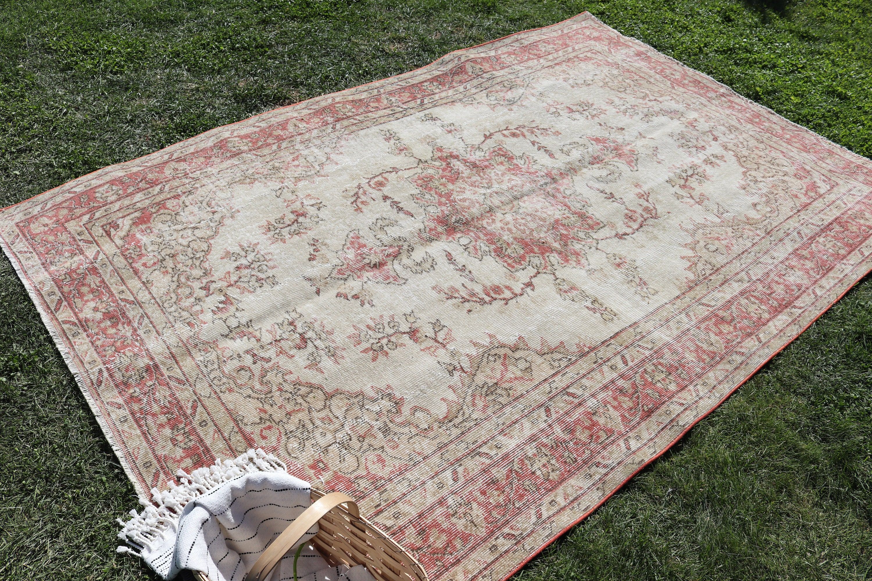 Modern Rug, Turkish Rug, Beige Boho Rug, Large Boho Rug, Vintage Rug, Dining Room Rug, Moroccan Rugs, 5.5x8.4 ft Large Rug, Rugs for Salon