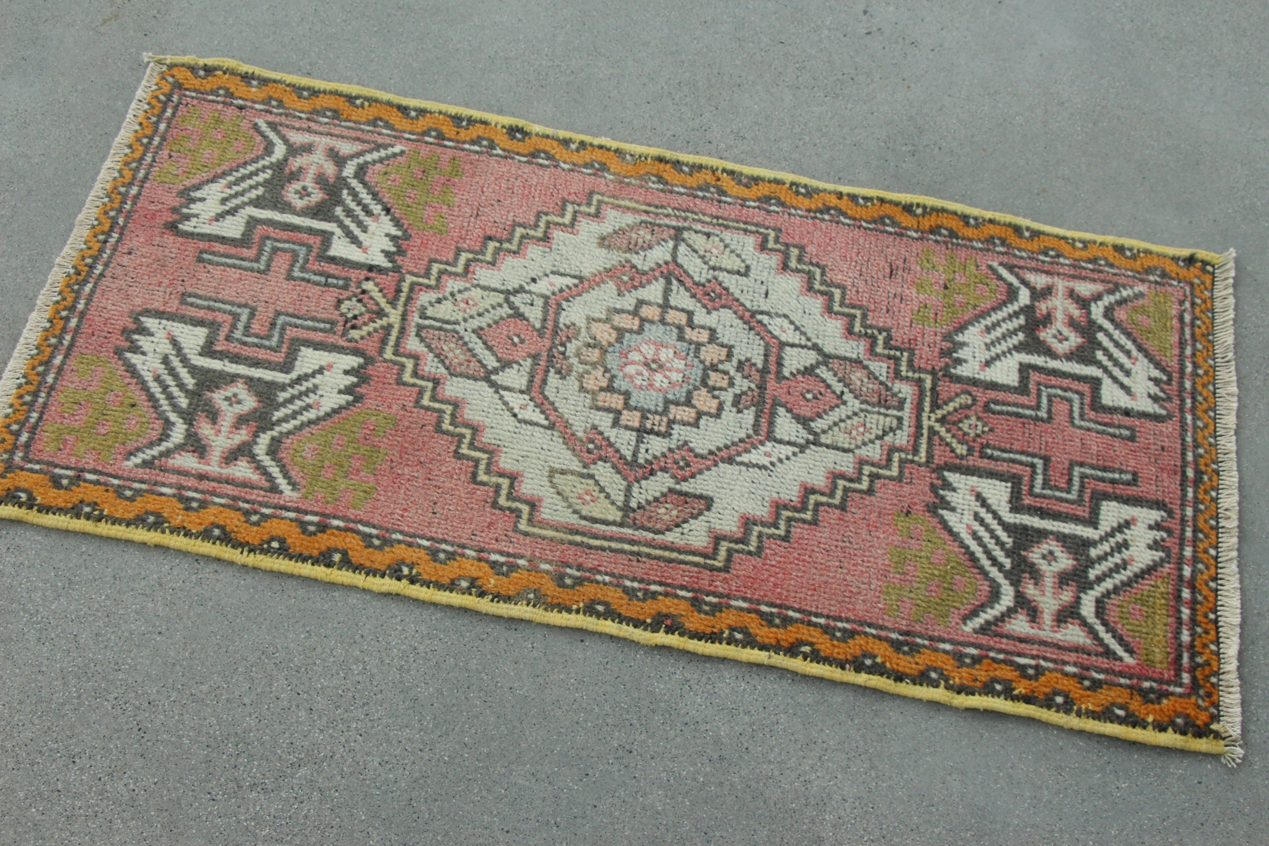 Lüks Halılar, Kapı Paspası Halıları, Vintage Halılar, 1.6x3.2 ft Küçük Halılar, Bohem Halısı, Türk Halısı, Oushak Halıları, Pembe Antika Halı, Küçük Boho Halısı