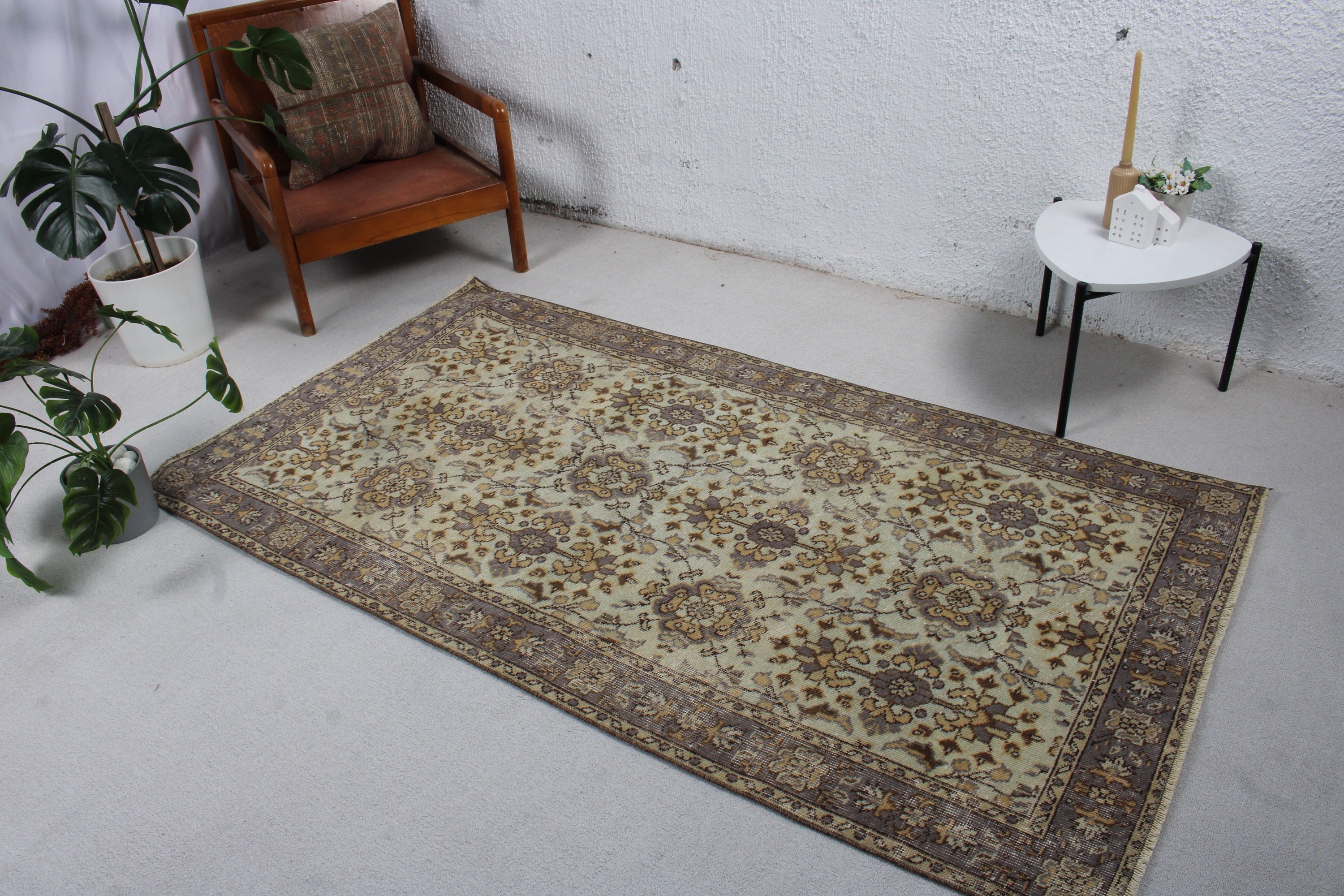 Vintage Alan Halıları, 3,7x6,8 ft Alan Halıları, Oushak Bölgesi Halıları, Türk Halısı, Soğuk Halı, Vintage Halı, Bej Geometrik Halılar, El Dokuma Halılar