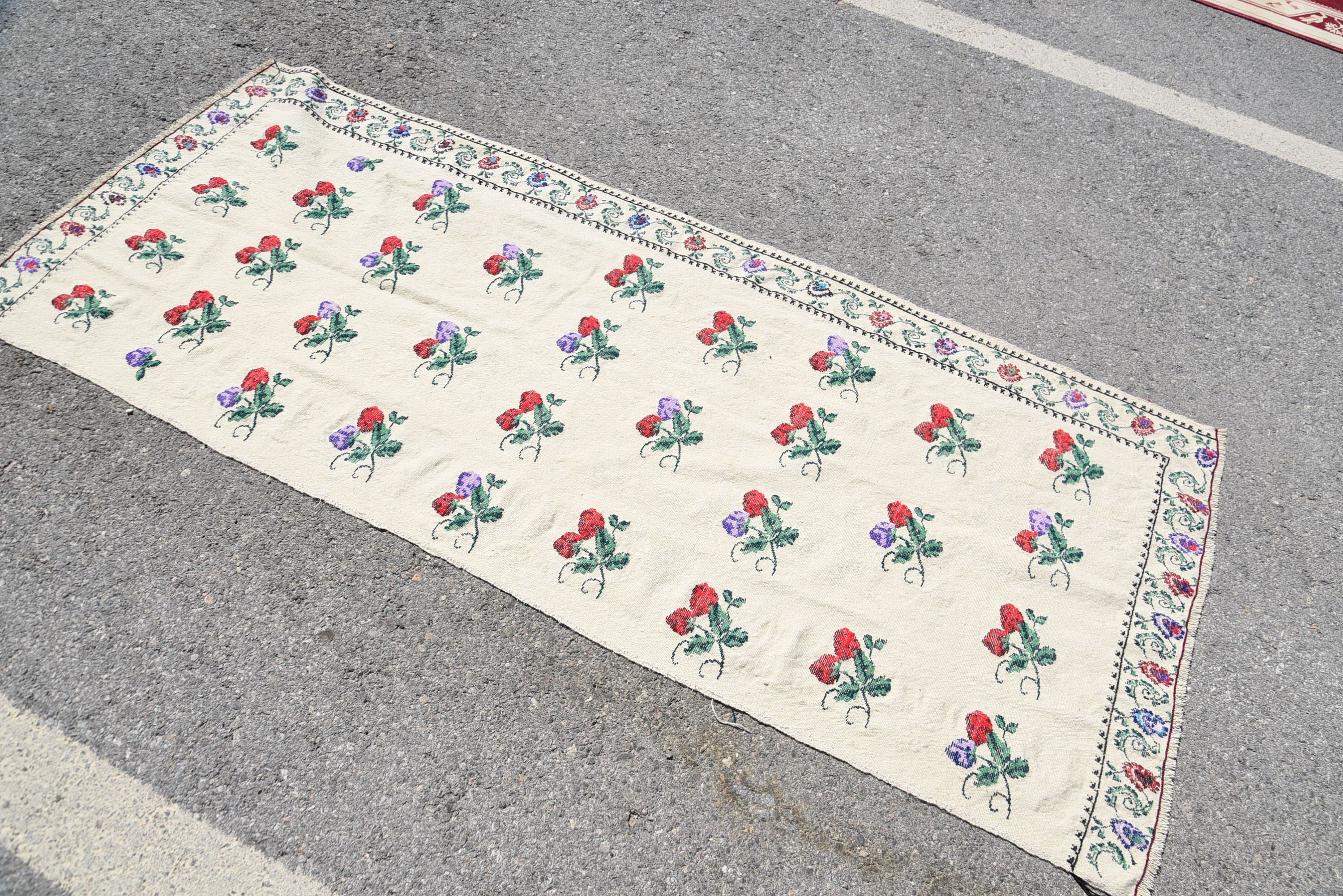 Yatak Odası Halıları, Çocuk Odası Halıları, Kilim, Parlak Halılar, Vintage Halı, Türk Halısı, Mutfak Halısı, Giriş Halısı, Oushak Halısı, 3x7 ft Accent Halısı