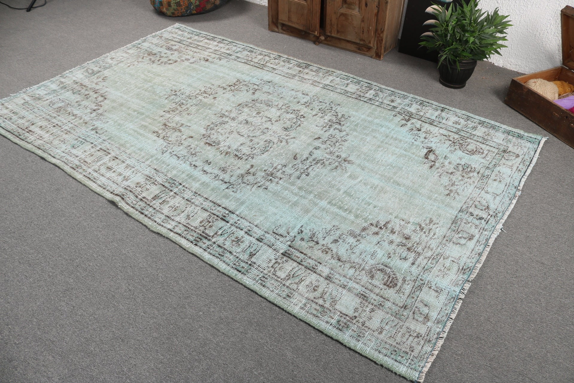 Vintage Rug, Statement Rug, Floor Rug, Office Rug, Turkish Rug, Green Cool Rugs, 5x8.4 ft Large Rug, Living Room Rug, Large Vintage Rug