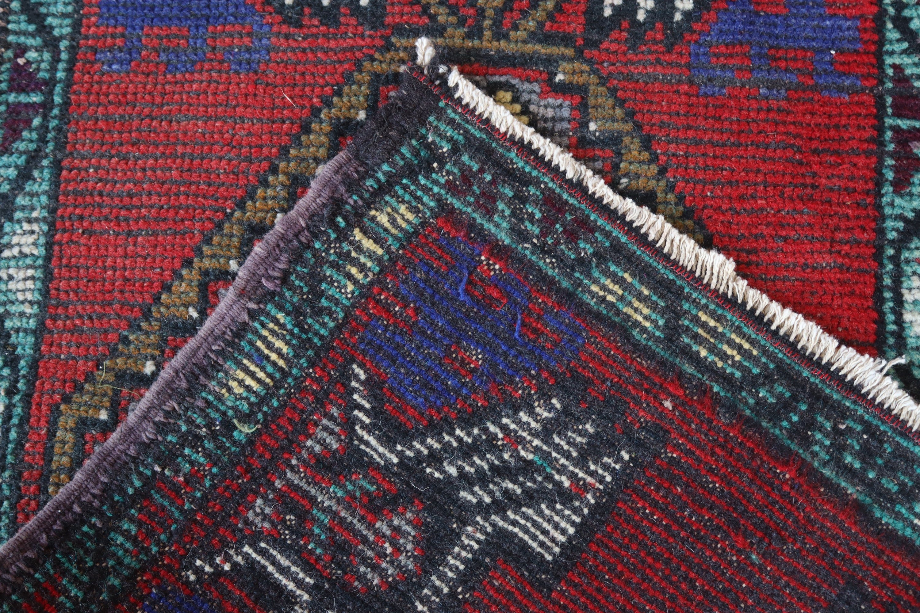 Sanatsal Halı, Vintage Halı, Kırmızı Soğuk Halı, 1.5x3.1 ft Küçük Halı, Türk Halıları, Kapı Paspası Halısı, Küçük Alan Halıları, Bildiri Halısı