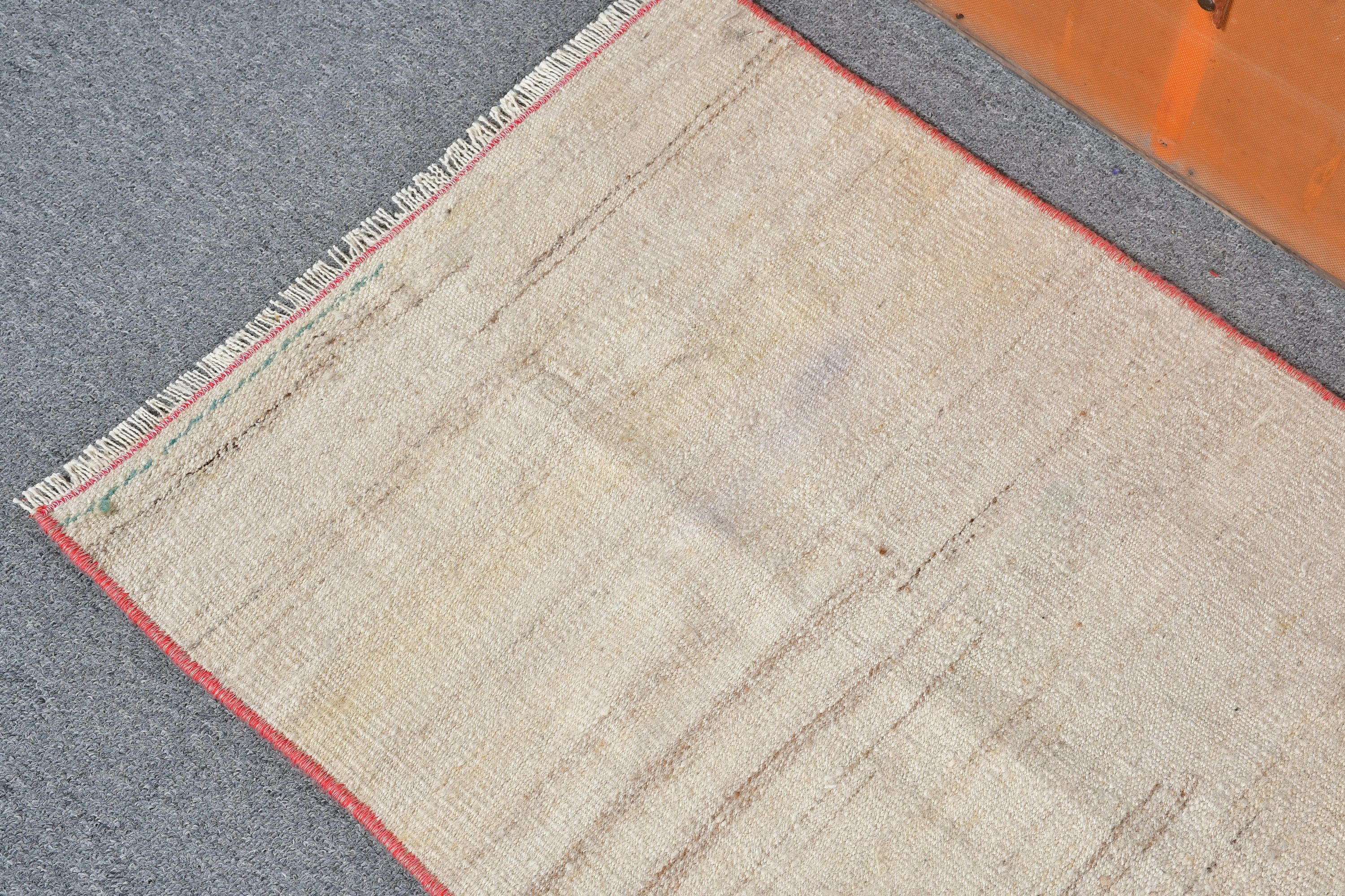 Duvara Asılan Halılar, 1.7x2.8 ft Küçük Halı, Vintage Halı, Türk Halısı, Beyaz Oushak Halıları, Araba Paspası Halıları, Pastel Halı, Havalı Halı, Yatak Odası Halıları