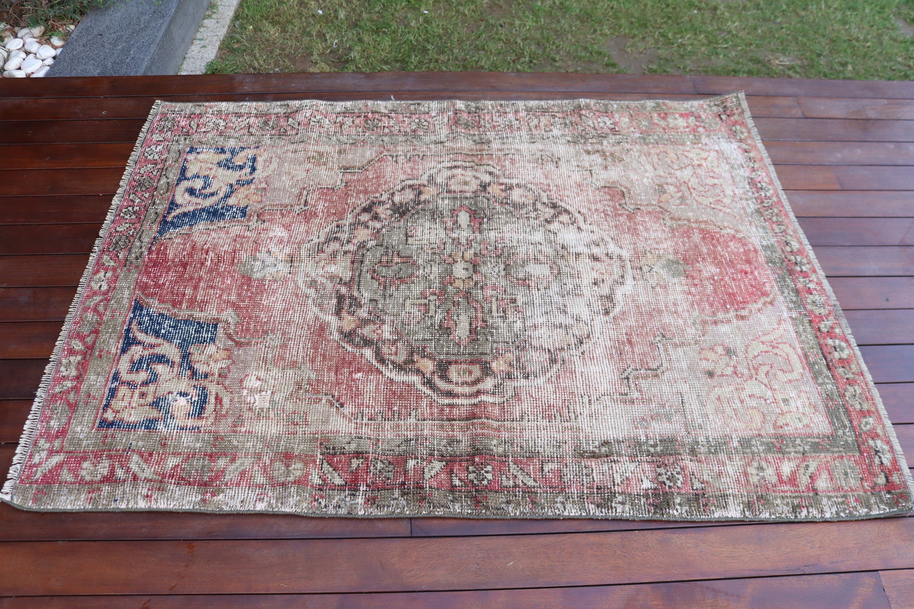 Vintage Rugs, Statement Rugs, Turkish Rugs, Anatolian Rug, Red Boho Rug, Decorative Rug, 3.8x5.1 ft Accent Rugs, Aztec Rugs, Bedroom Rugs