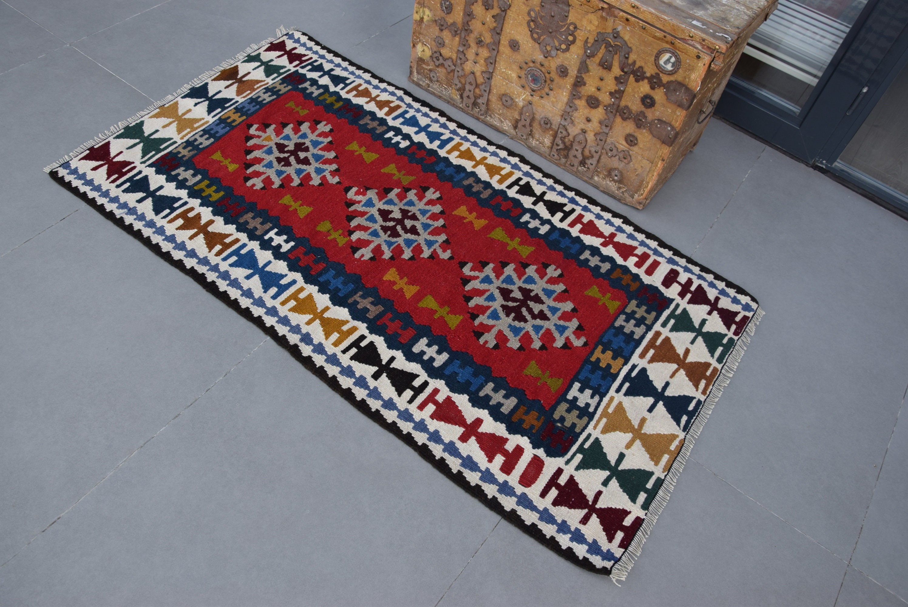 Turkish Rug, Nursery Rug, Kilim, 2.9x5.2 ft Accent Rug, Kitchen Rug, Floor Rug, Organic Rugs, Vintage Rug, Red Bedroom Rug