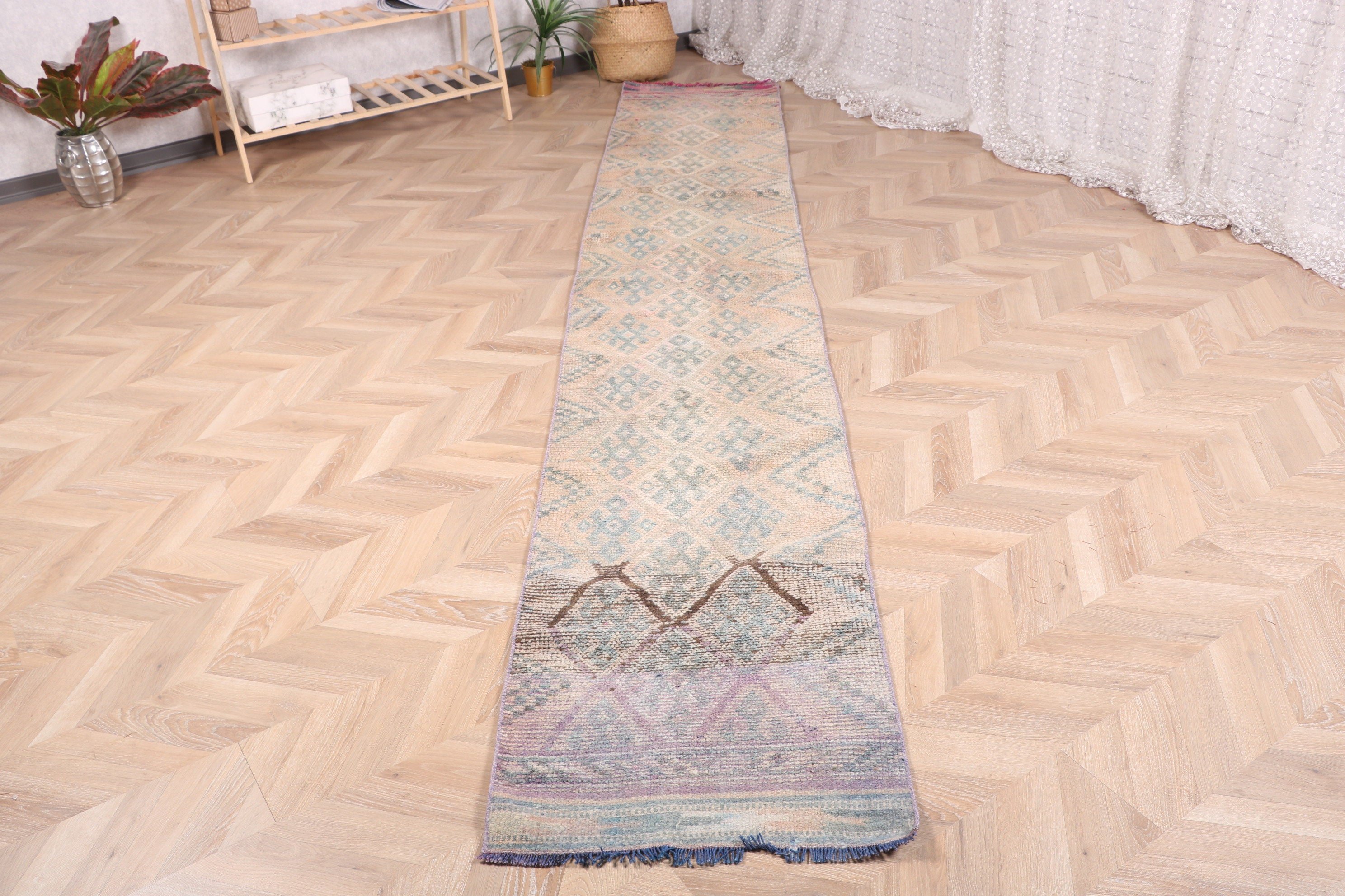 Türk Halıları, Vintage Yolluk Halıları, 2x11.7 ft Yolluk Halıları, Anadolu Halısı, Uzun Yolluk Halısı, Yatak Odası Halısı, Vintage Halılar, Mavi Nötr Halılar