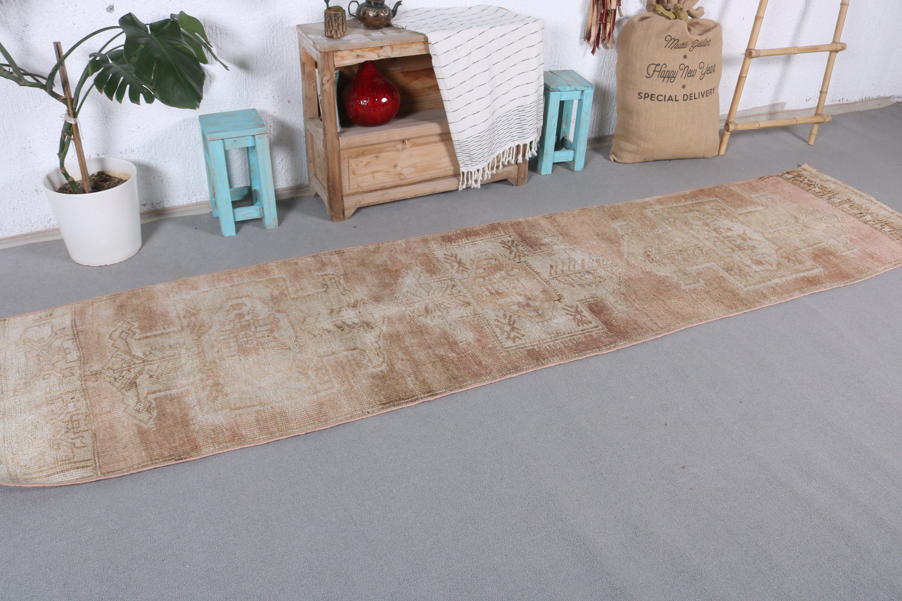 2.4x10.5 ft Runner Halı, Anadolu Halısı, Fas Halısı, Boho Halısı, Kahverengi Antika Halı, Türk Halısı, Koridor Halısı, Koridor Halıları, Vintage Halı