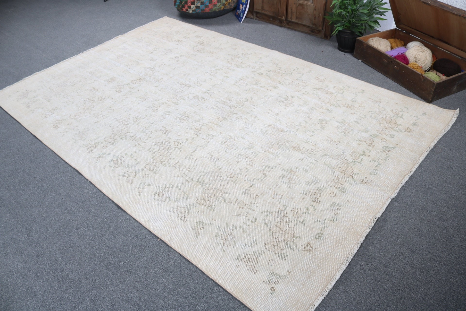 Türk Halıları, Büyük Vintage Halılar, 5.7x8.8 ft Büyük Halılar, Vintage Halı, Yatak Odası Halıları, Bej Düz Dokuma Halılar, Ev Dekorasyonu Halısı, Ofis Halıları