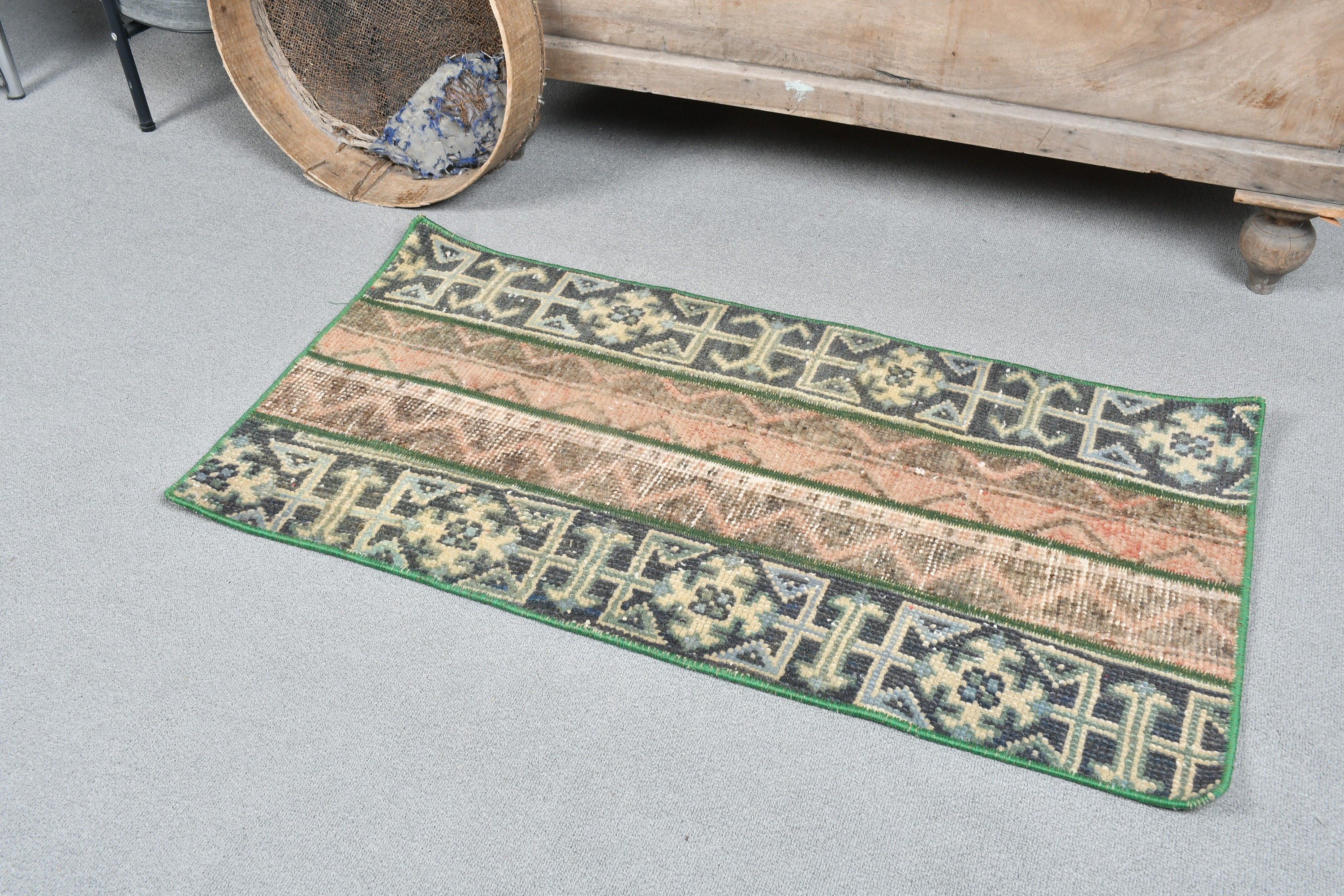 Green  1.6x3.1 ft Small Rugs, Turkish Rugs, Moroccan Rug, Anatolian Rug, Door Mat Rug, Vintage Rug, Old Rug, Kitchen Rug