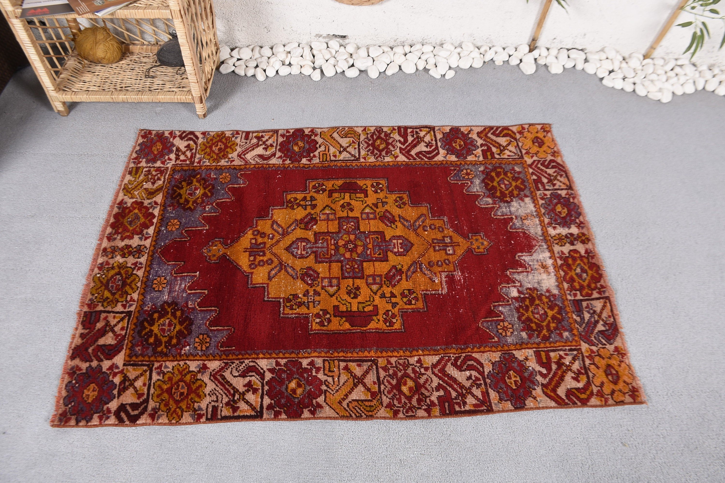 Kırmızı Yatak Odası Halısı, Türk Halısı, Vintage Halılar, 3x4,3 ft Küçük Halılar, Düz Dokuma Halı, Tribal Halı, Yatak Odası Halıları, Küçük Boho Halısı, Banyo Halıları