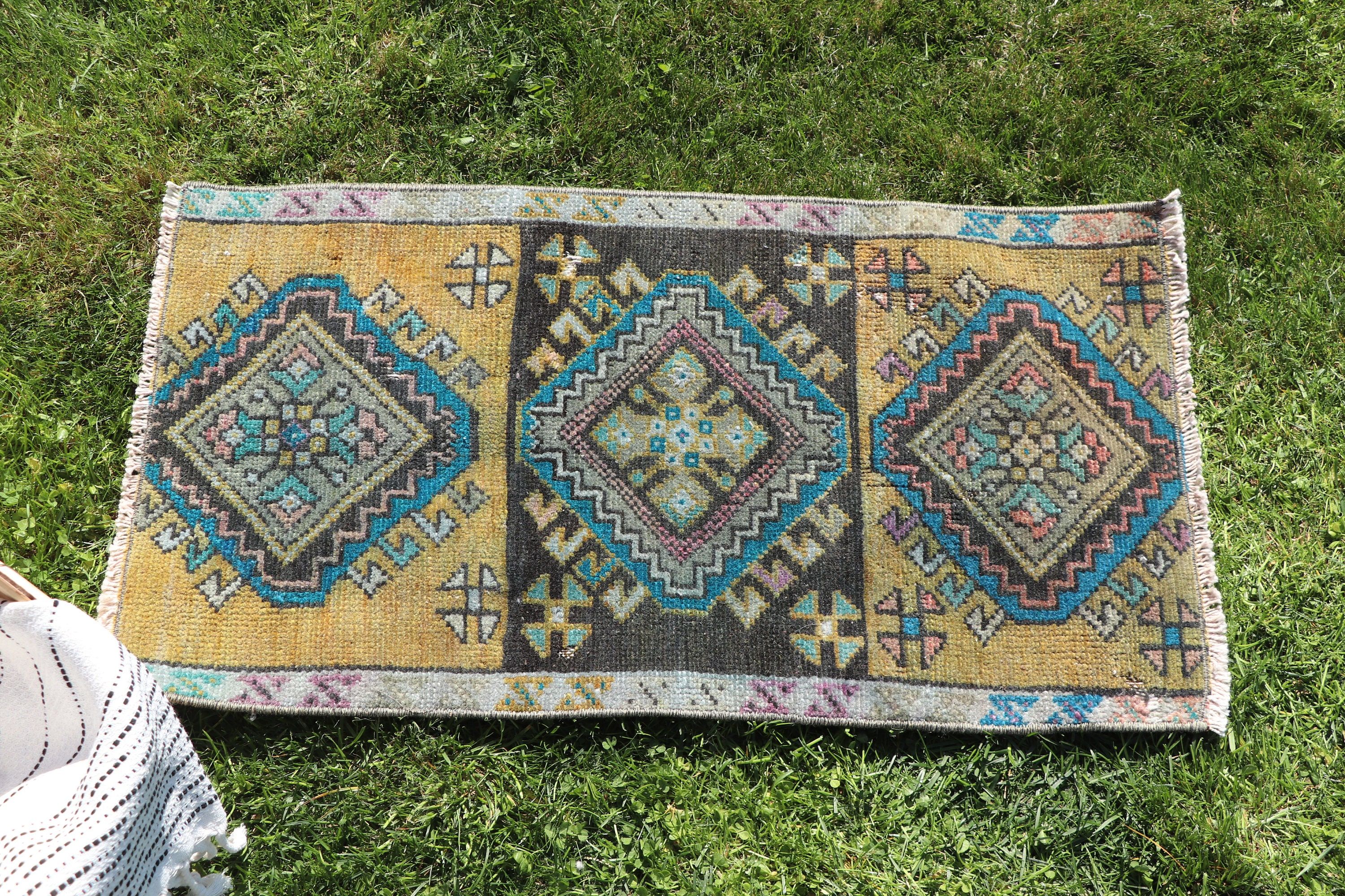 Boho Halı, Fas Halıları, Sarı 1.2x2.3 ft Küçük Halılar, Vintage Halılar, Türk Halıları, Mutfak Halısı, Nötr Halı, Küçük Alan Halıları