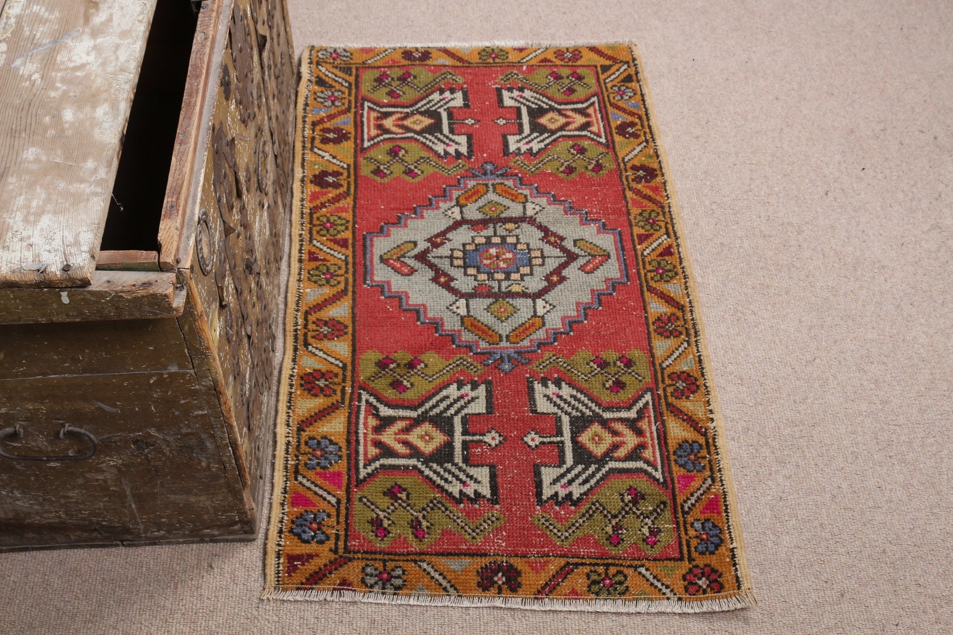 Fas Halıları, Türk Halısı, Vintage Halı, 1.9x3.2 ft Küçük Halı, Duvara Asılı Halı, Banyo Halısı, Giriş Halıları, Oryantal Halı, Kırmızı Anadolu Halısı