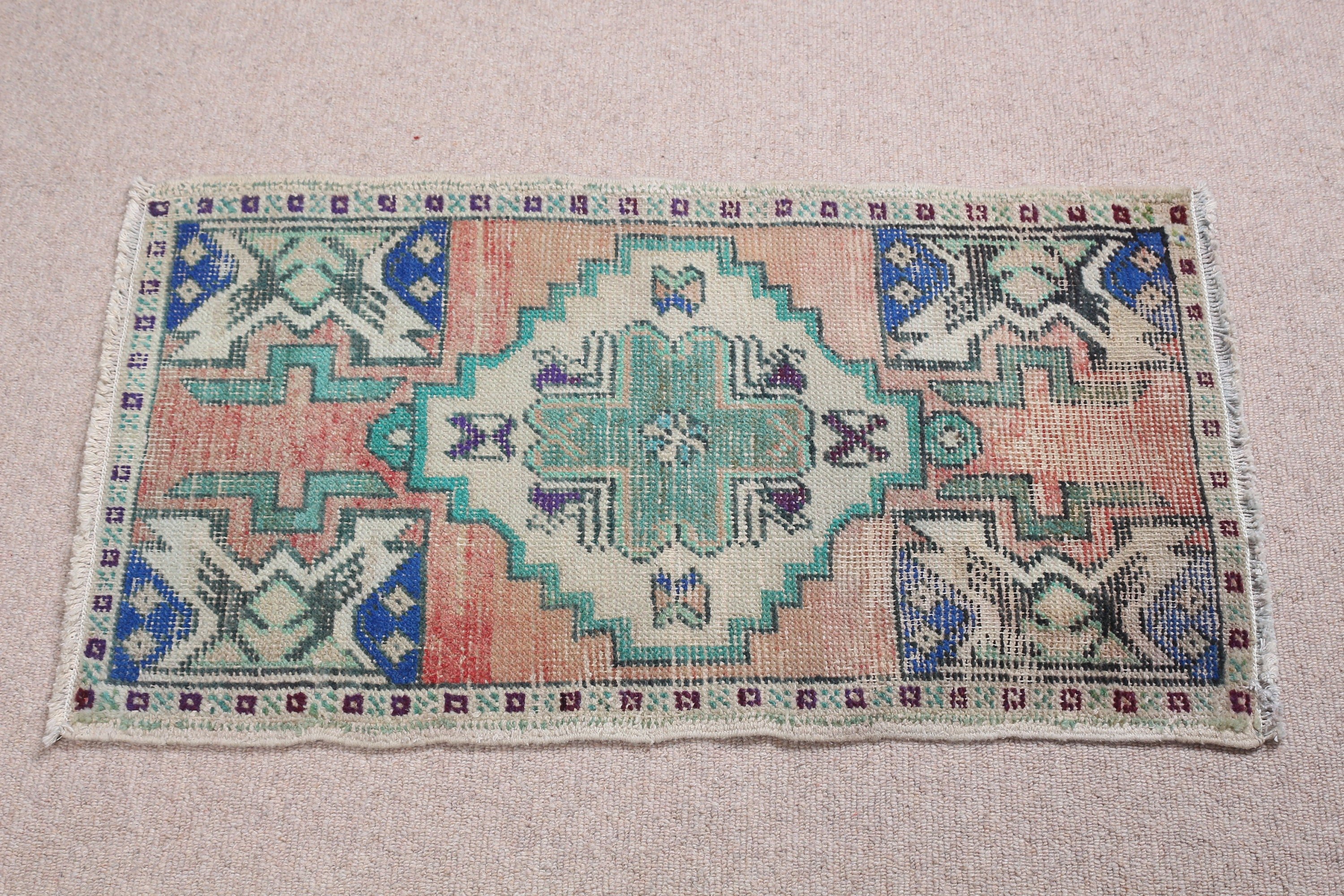 1.5x2.8 ft Küçük Halı, Türk Halısı, Mutfak Halıları, Vintage Halılar, Havalı Halı, Bej Anadolu Halıları, Giriş Halısı, Banyo Halısı, Antik Halı