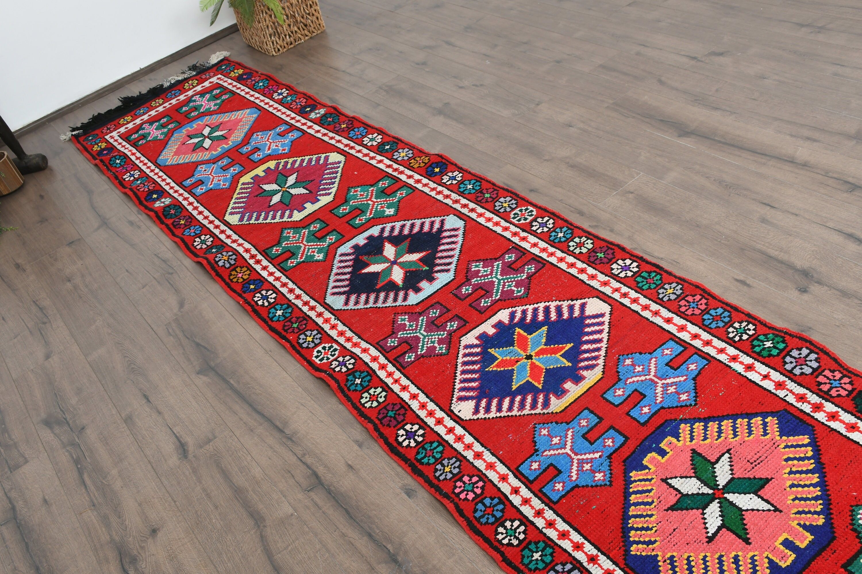 Anadolu Halısı, Koşucu Halıları, Türk Halıları, Koridor Halısı, Havalı Halı, Vintage Halılar, Bohem Halısı, Kırmızı 2.7x13 ft Runner Halısı