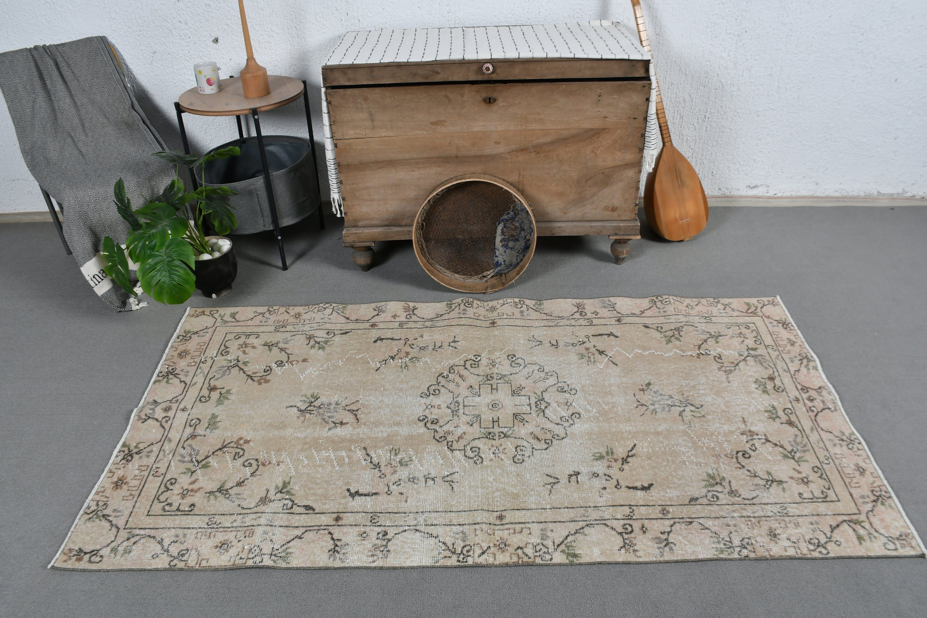 Bej Mutfak Halısı, Giriş Halısı, Türk Halısı, Çocuk Halısı, Vintage Halılar, 3,4x6,4 ft Aksan Halıları, Antika Halı, Retro Halı, Anadolu Halıları