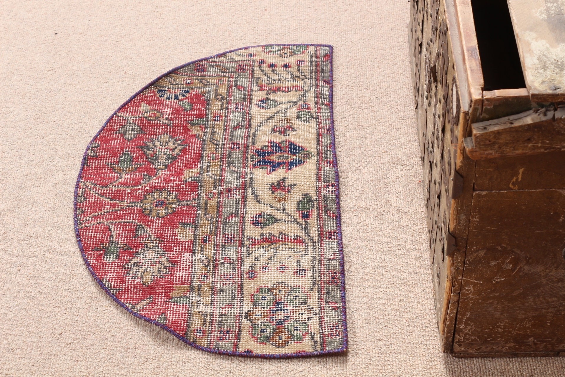 Türk Halısı, Araba Paspası Halıları, Vintage Halı, 1.5x2.4 ft Küçük Halı, Giriş Halısı, Anadolu Halısı, Havalı Halılar, Kırmızı Mutfak Halısı, Kapı Paspası Halıları