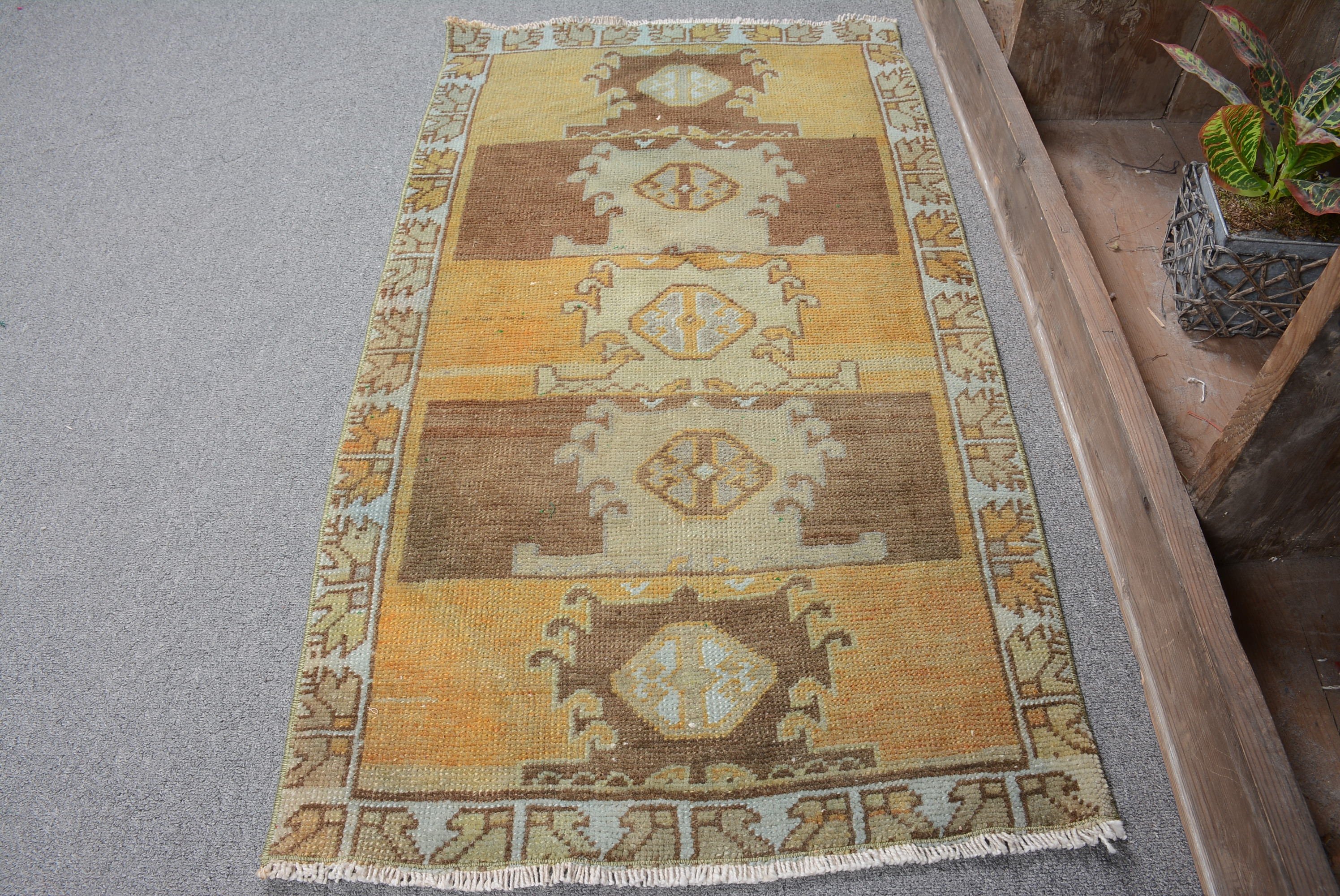 Sarı Antika Halı, Vintage Halılar, 1.8x3.3 ft Küçük Halı, Türk Halısı, Oushak Halıları, Banyo Halısı, Kapı Paspası Halısı, Araba Paspas Halıları, Yün Halı