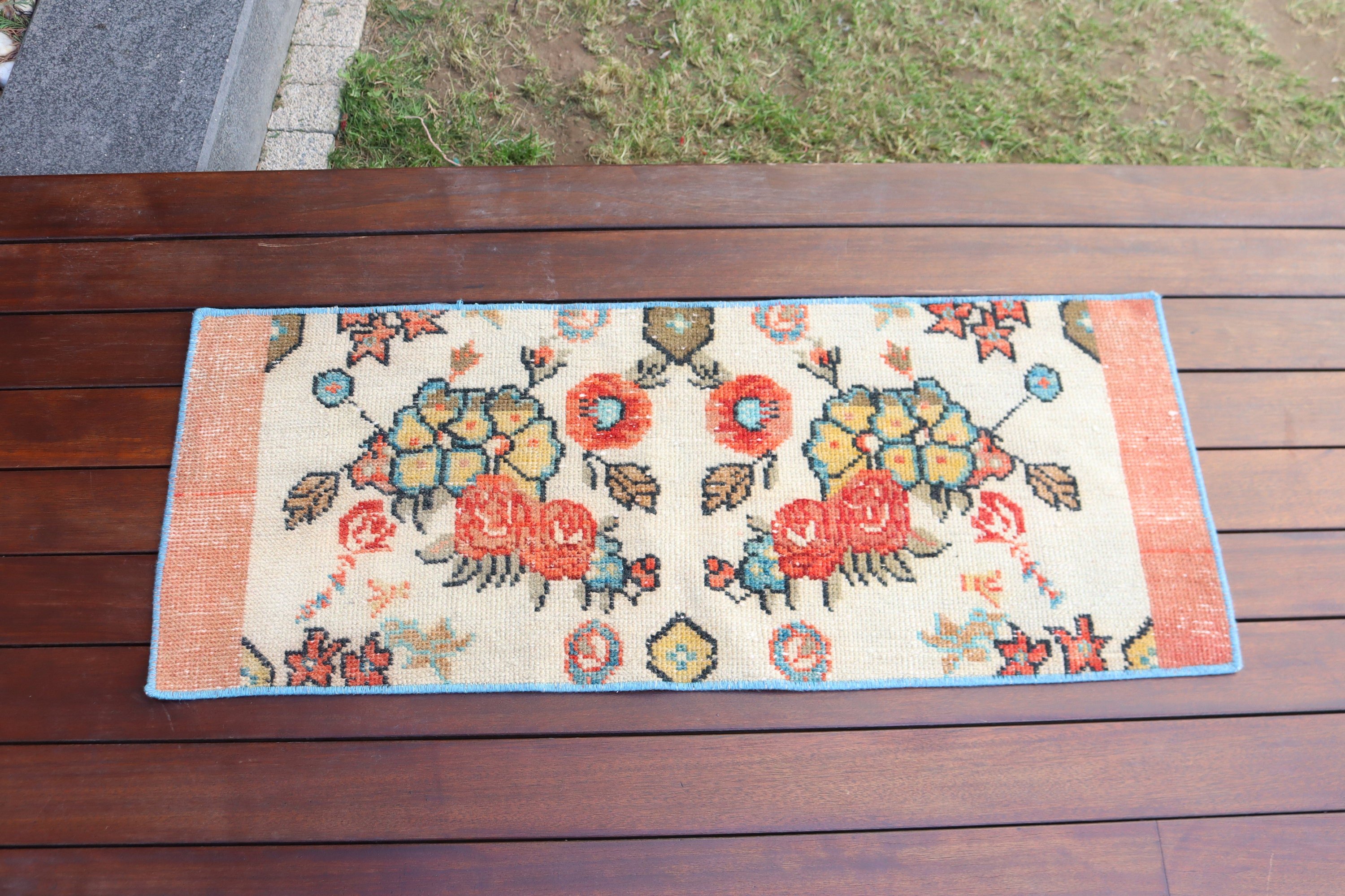 Mutfak Halısı, Yatak Odası Halısı, 1.4x3.4 ft Küçük Halı, Vintage Halı, Aztek Halısı, Türk Halısı, Bej Düz Dokuma Halı, Düz Dokuma Halılar, Duvara Asılı Halılar