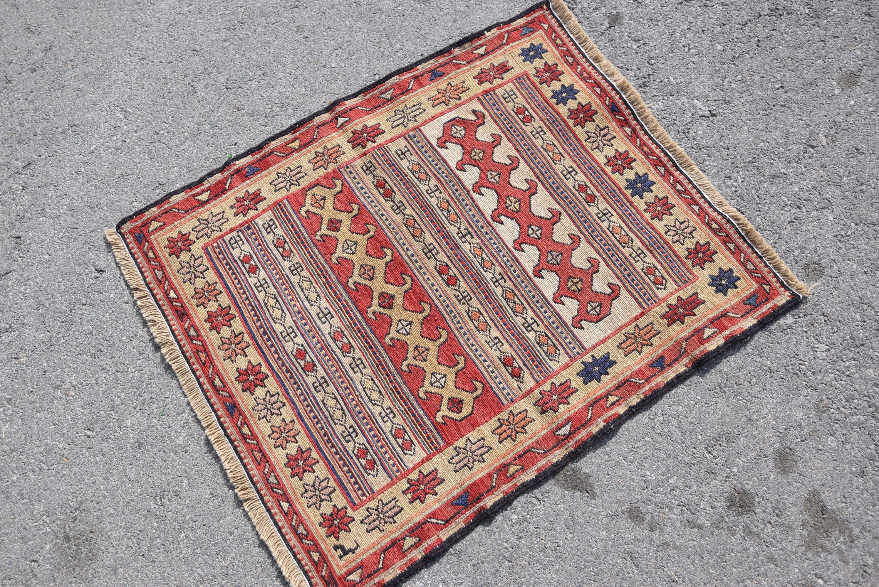 Giriş Halısı, 2,5x3 ft Küçük Halı, Vintage Halılar, Antika Halı, Kilim, Oryantal Halı, Çocuk Odası Halıları, Türk Halısı, Kırmızı Oushak Halı, Mutfak Halısı