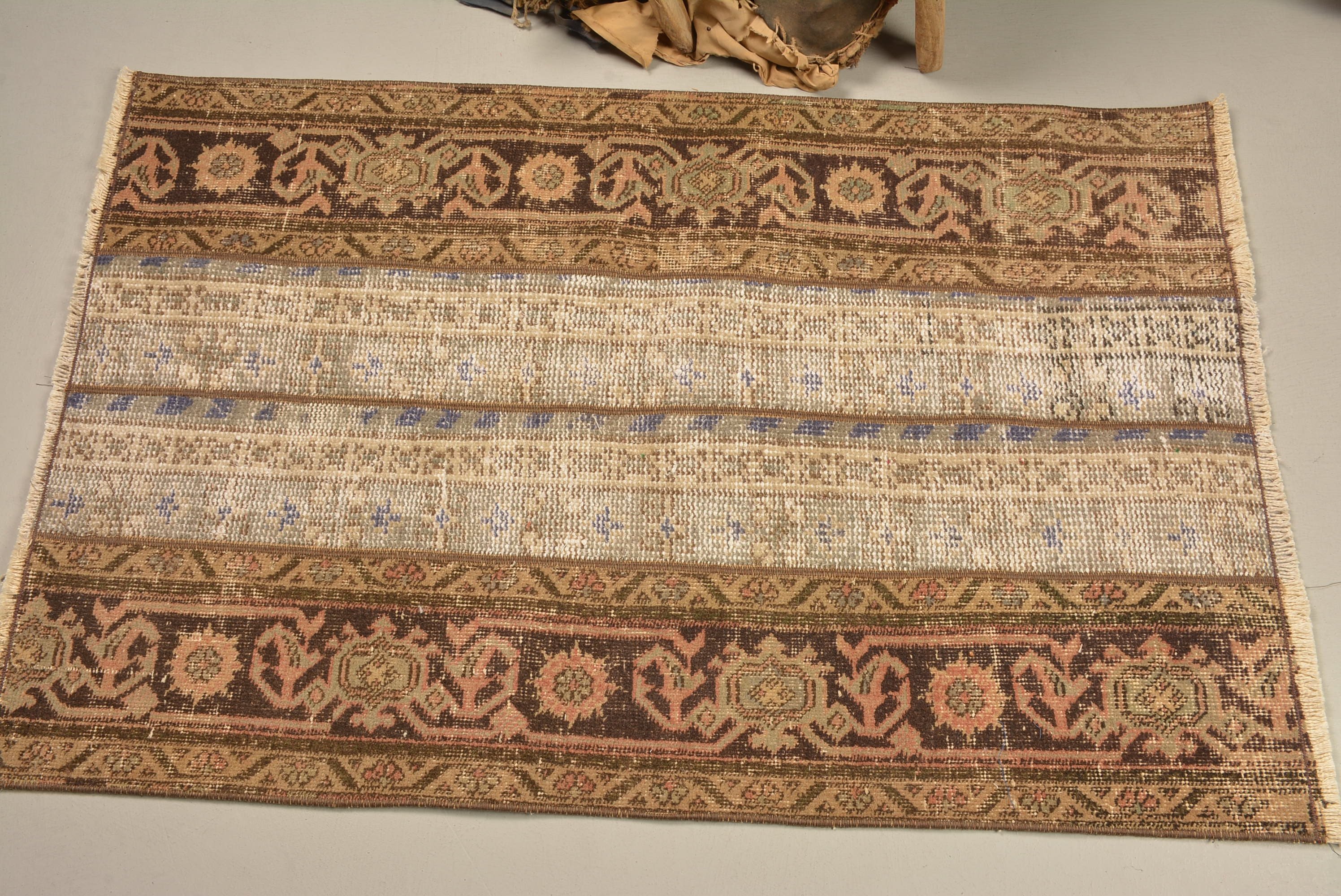 Yatak Odası Halıları, 2.6x3.8 ft Küçük Halı, Vintage Halı, Ev Dekorasyonu Halıları, El Dokuma Halıları, Türk Halıları, Antika Halılar, Giriş Halıları, Mutfak Halısı