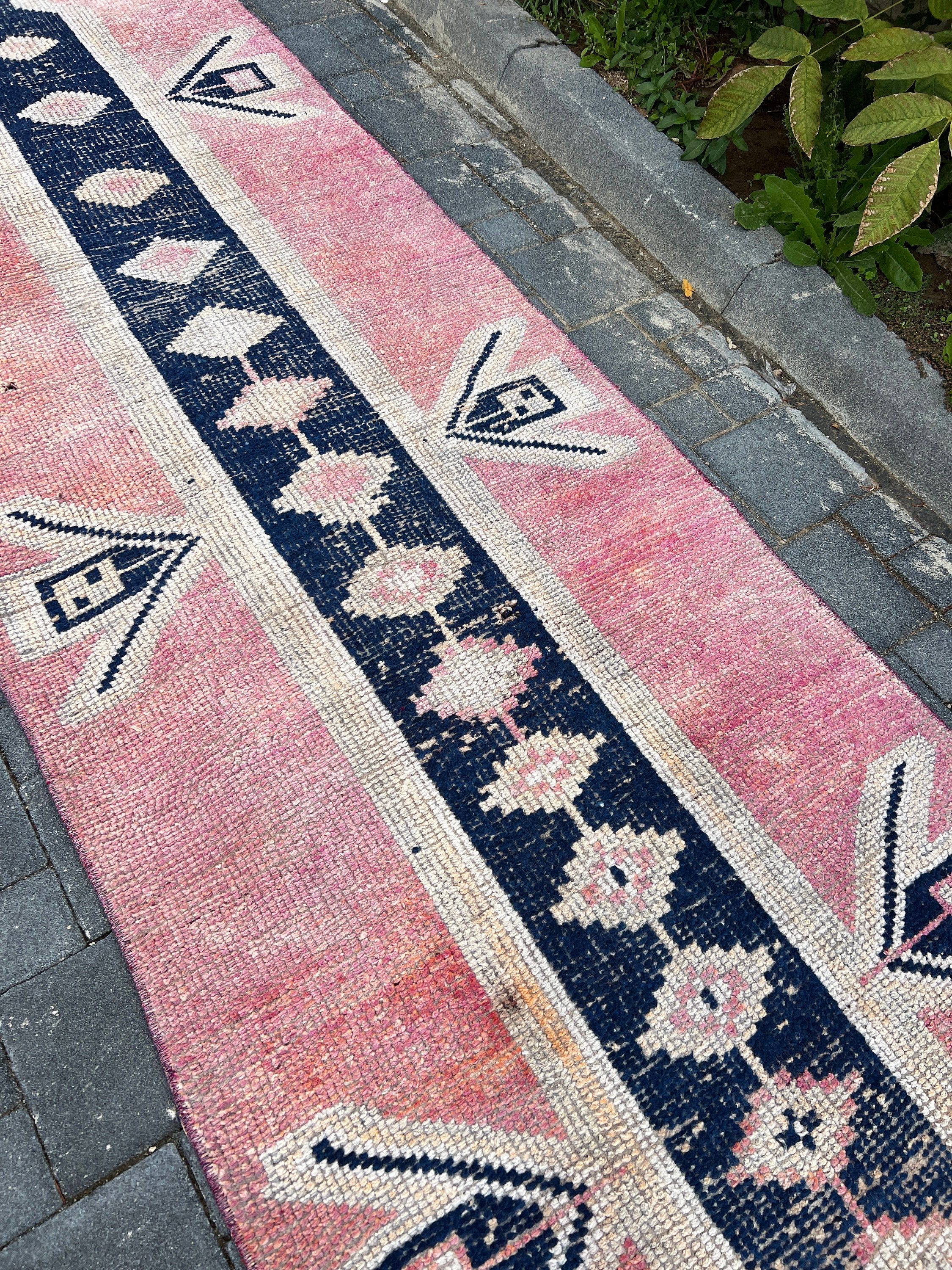 Pembe Ev Dekor Halısı, Göçebe Halısı, Türk Halısı, Vintage Halı, Havalı Halı, Koşucu Halıları, Merdiven Halısı, 3x10.4 ft Koşucu Halısı, Sanat Halısı, Yün Halılar