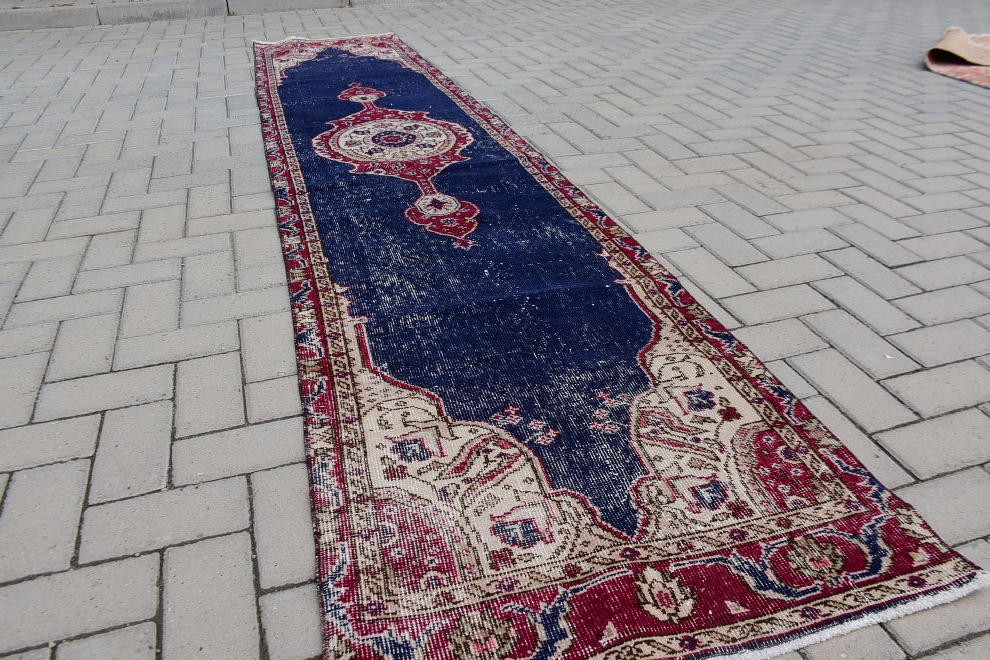 Özel Halılar, Koridor Halısı, Türk Halıları, Vintage Halı, Anadolu Halısı, 2.2x11.4 ft Koşucu Halısı, Merdiven Halıları, Fas Halıları, Dış Mekan Halıları