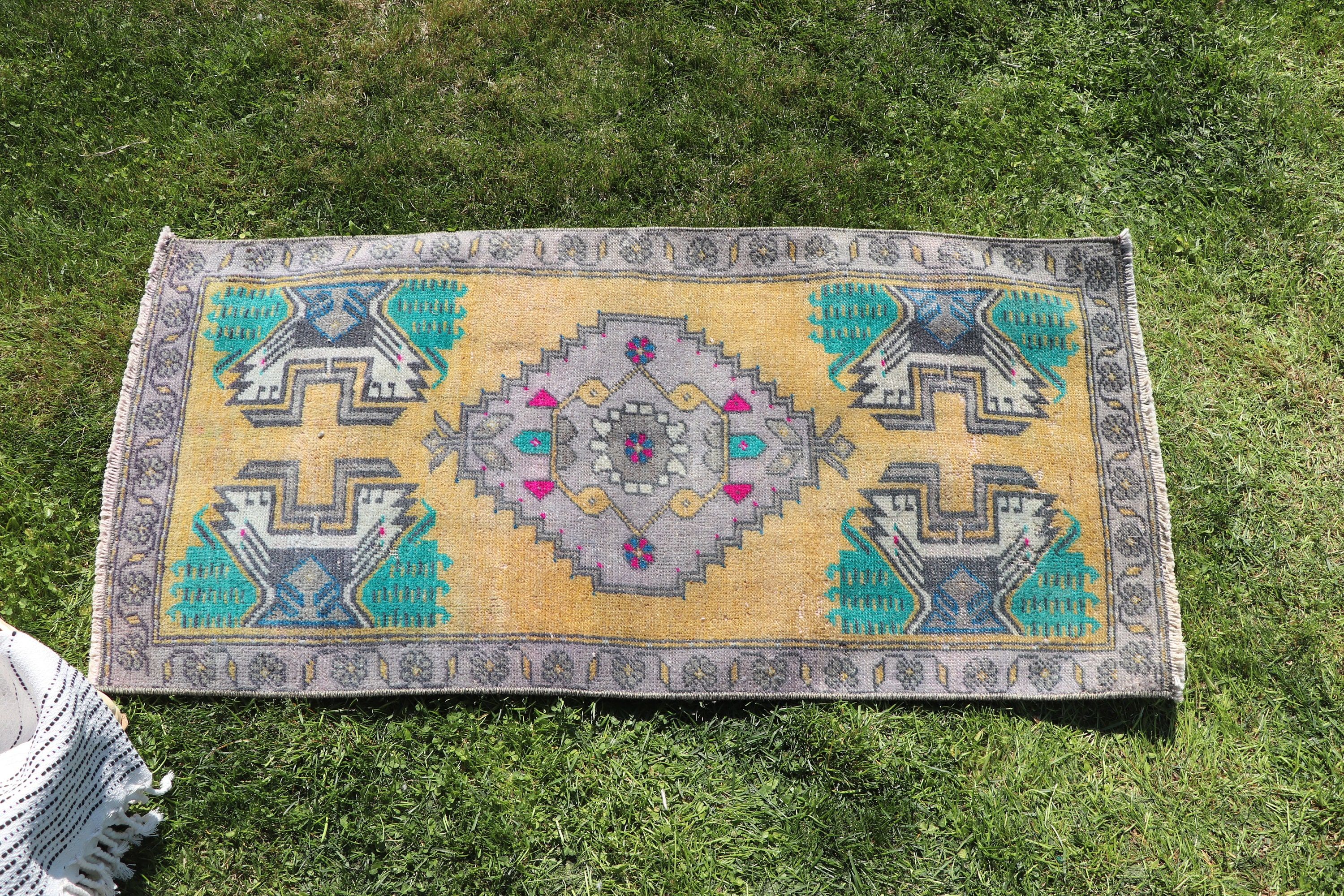 Vintage Halı, Türkiye Halısı, Sarı 1.6x3.4 ft Küçük Halılar, Çocuk Halısı, Anadolu Halısı, Türk Halısı, Nötr Halılar, Paspas Halısı