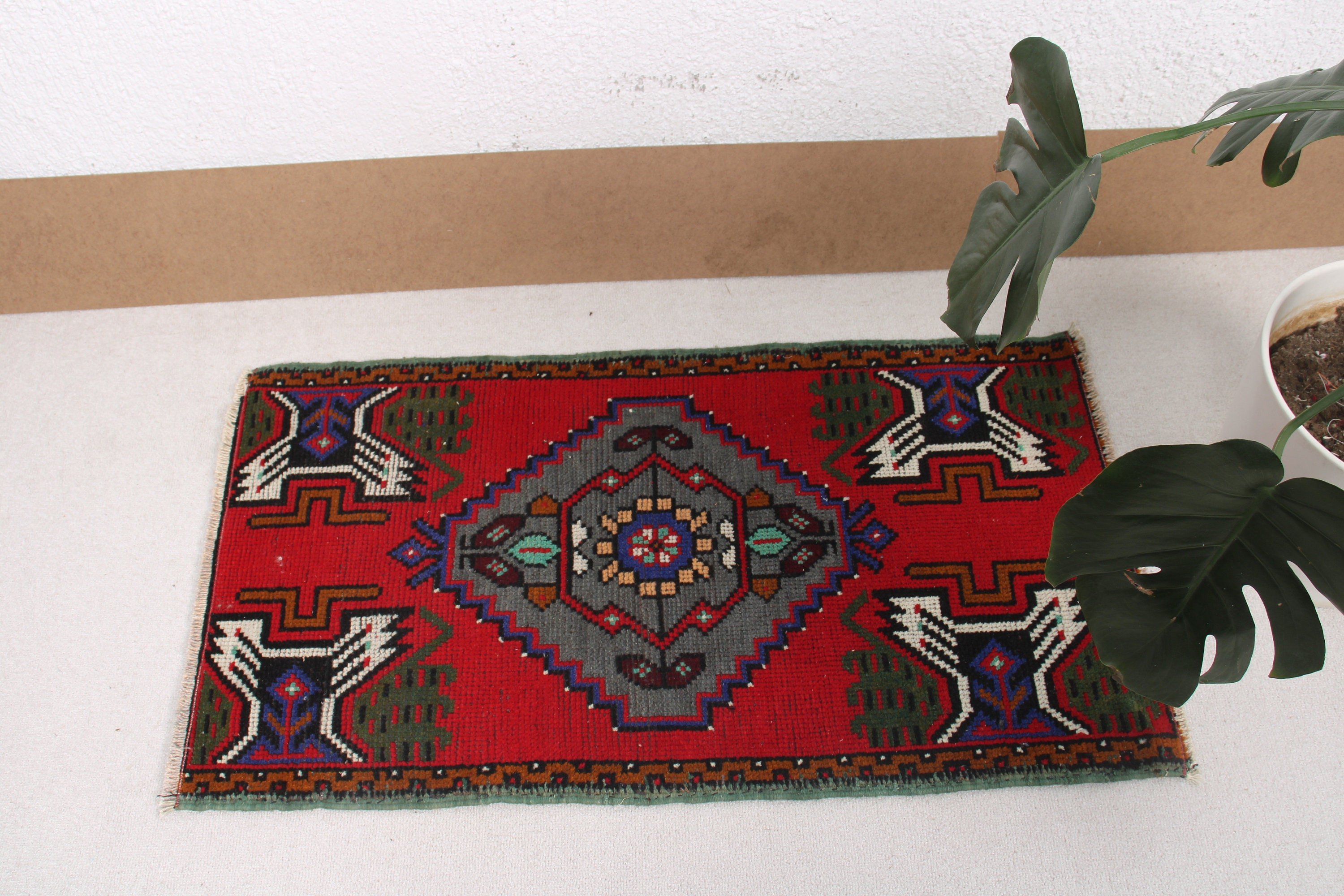 Kırmızı Nötr Halı, Anadolu Halıları, 1.8x3.3 ft Küçük Halı, Vintage Halılar, Türk Halıları, Araba Paspas Halıları, Banyo Halıları, Mutfak Halıları, Oryantal Halı